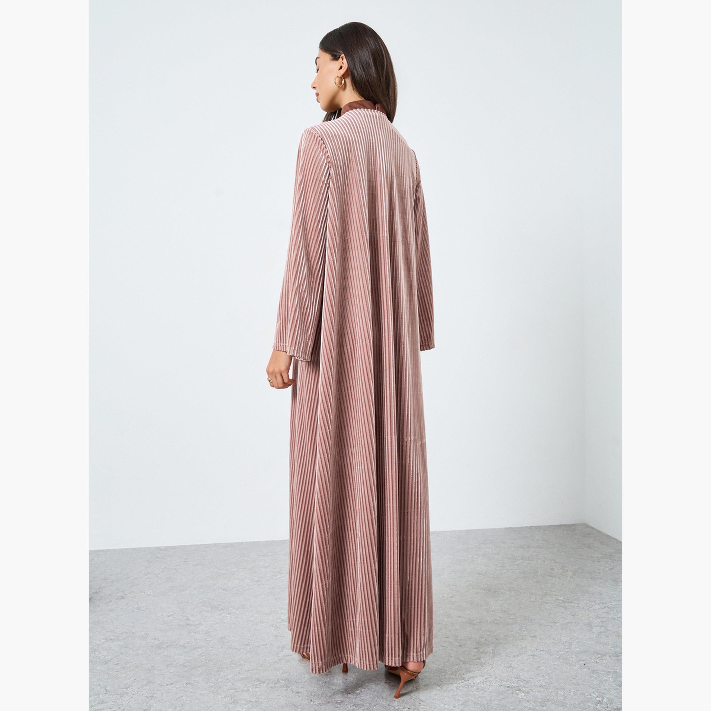أميرة x ستايلي عباية مفتوحة من الأمام بتصميم مخملي بنسيج بارز-women-arabicclothing-abayas-image-4