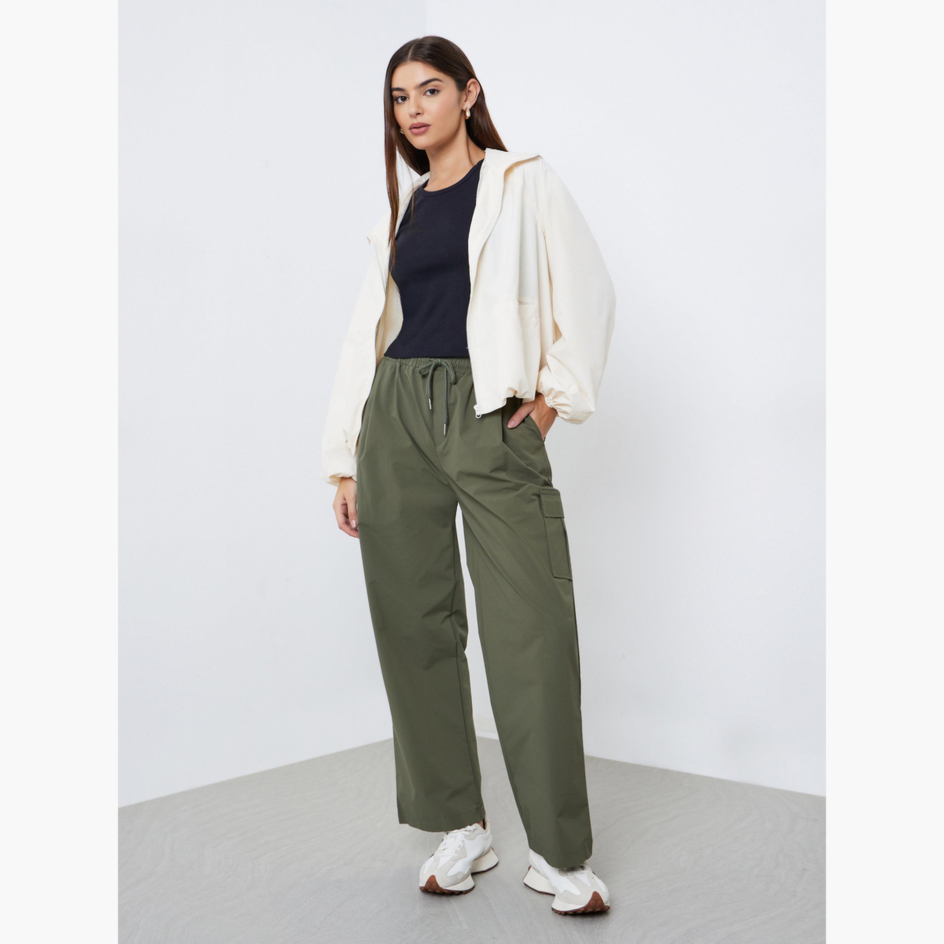 ستايلي - جاكيت بومبر بغطاء رأس وقصة عادية لون أبيض العاجي-women-winterwear-coatsandjackets-jackets-image-2