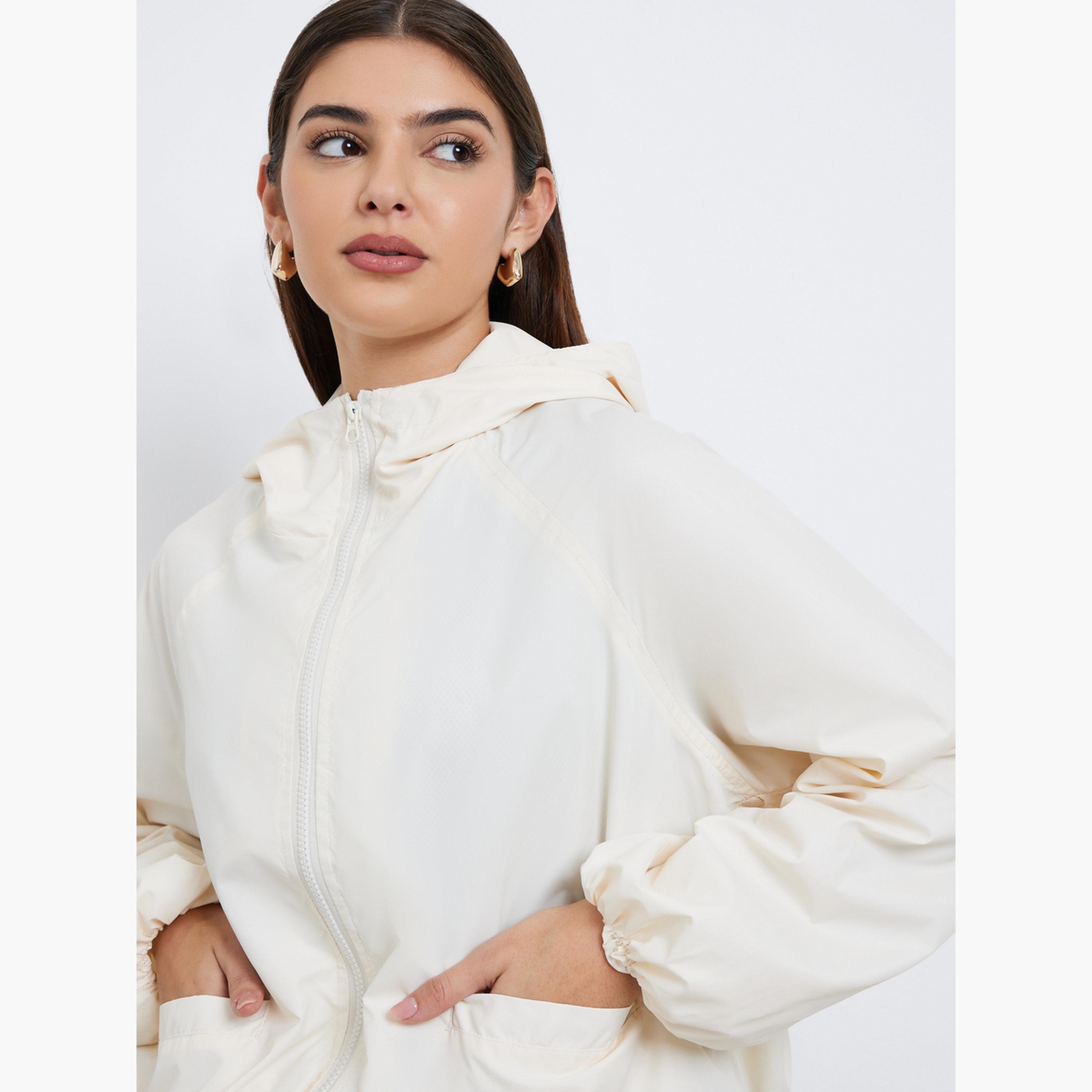 ستايلي - جاكيت بومبر بغطاء رأس وقصة عادية لون أبيض العاجي-women-winterwear-coatsandjackets-jackets-image-3