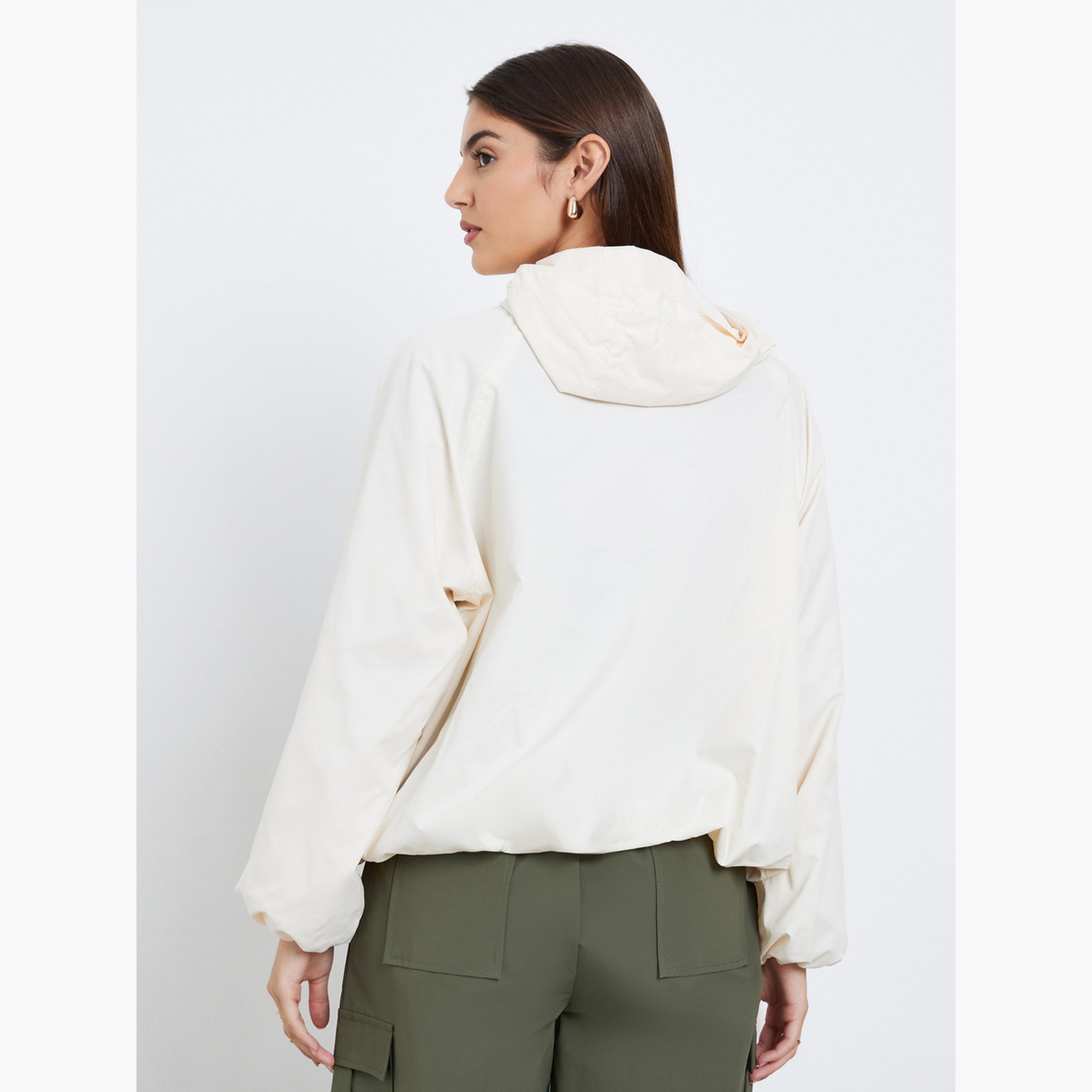 ستايلي - جاكيت بومبر بغطاء رأس وقصة عادية لون أبيض العاجي-women-winterwear-coatsandjackets-jackets-image-5