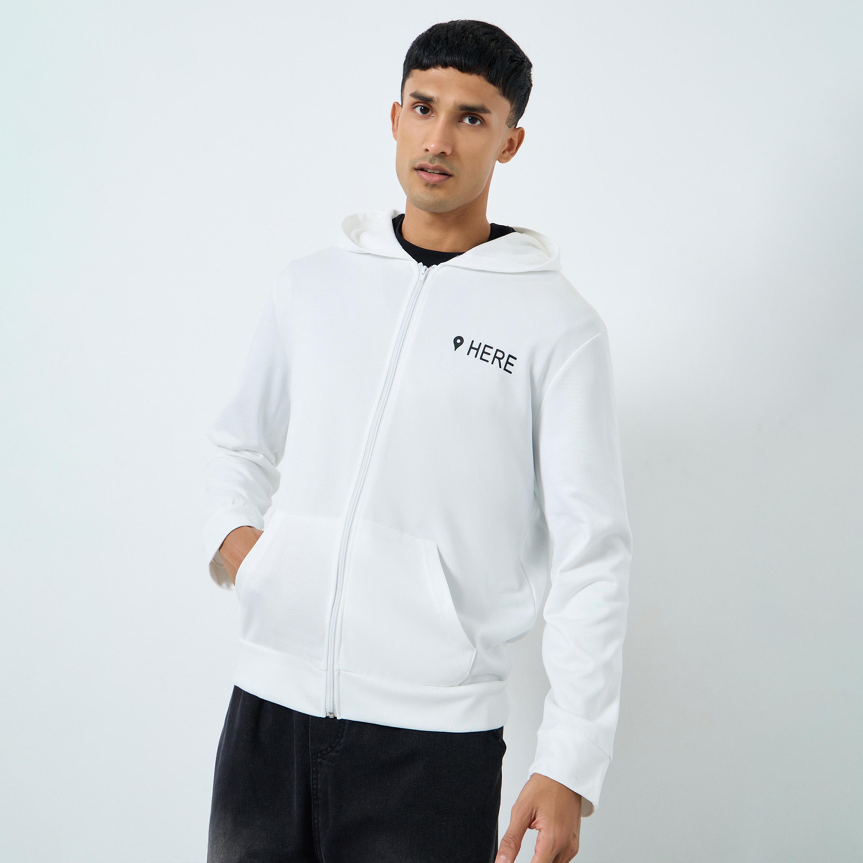 تيك تو - جاكيت رجالي أبيض بغطاء رأس طبعة شعار-men-clothing-jacketsandblazers-jackets-image-1