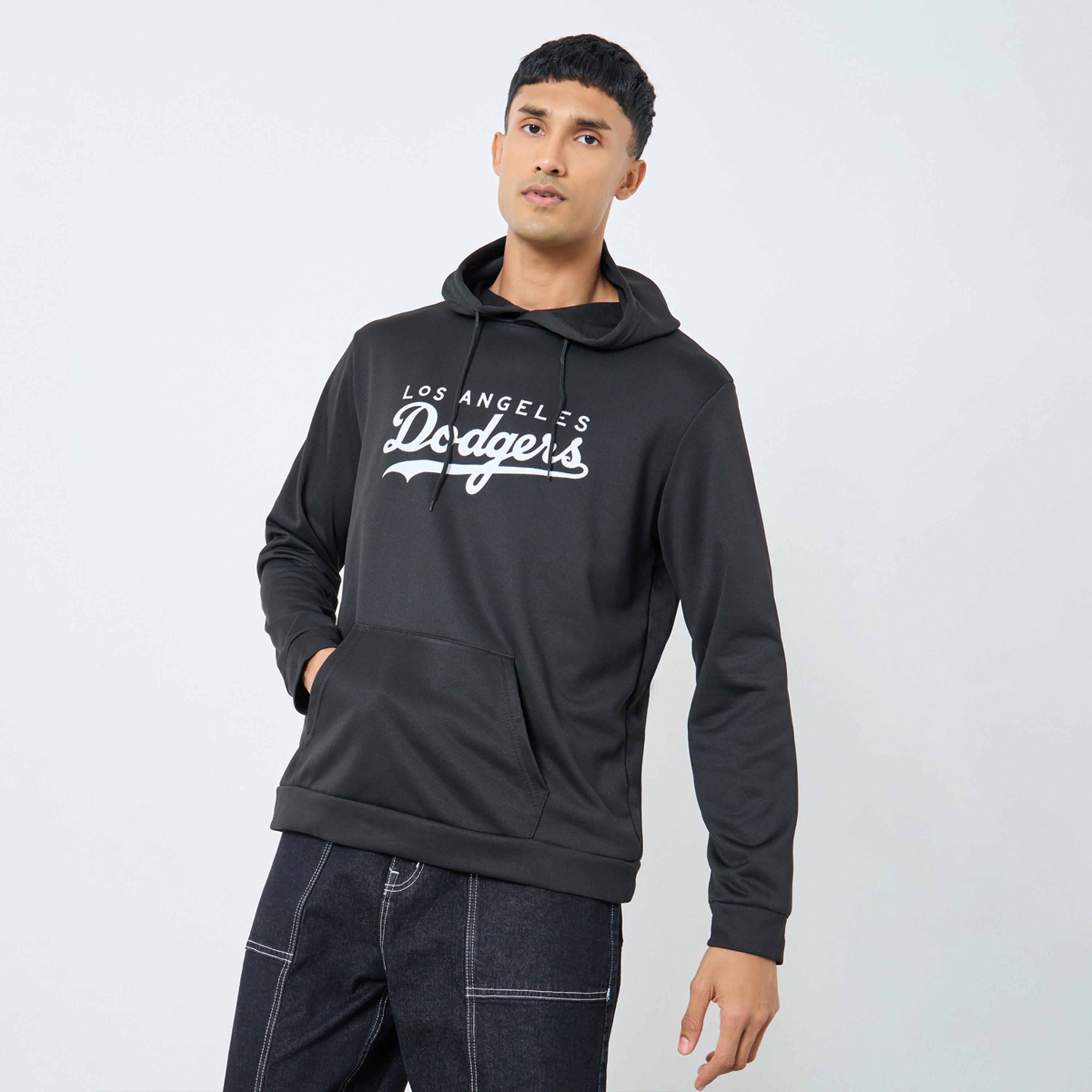 تيك تو - هودي رجالي أسود طبعة شعار لوس أنجلوس دودجرز-men-winterwear-hoodiesandsweatshirts-image-1