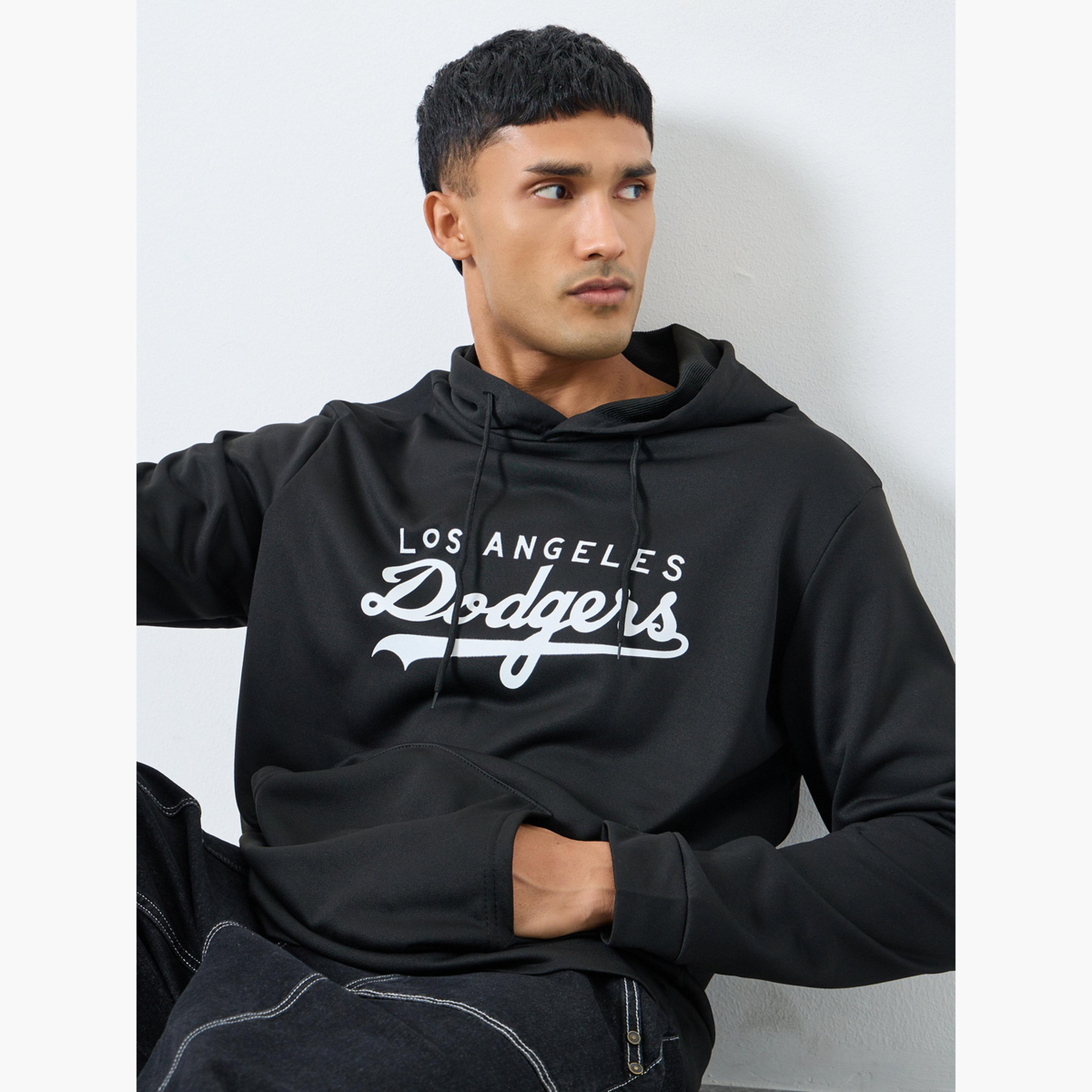 تيك تو - هودي رجالي أسود طبعة شعار لوس أنجلوس دودجرز-men-winterwear-hoodiesandsweatshirts-image-3