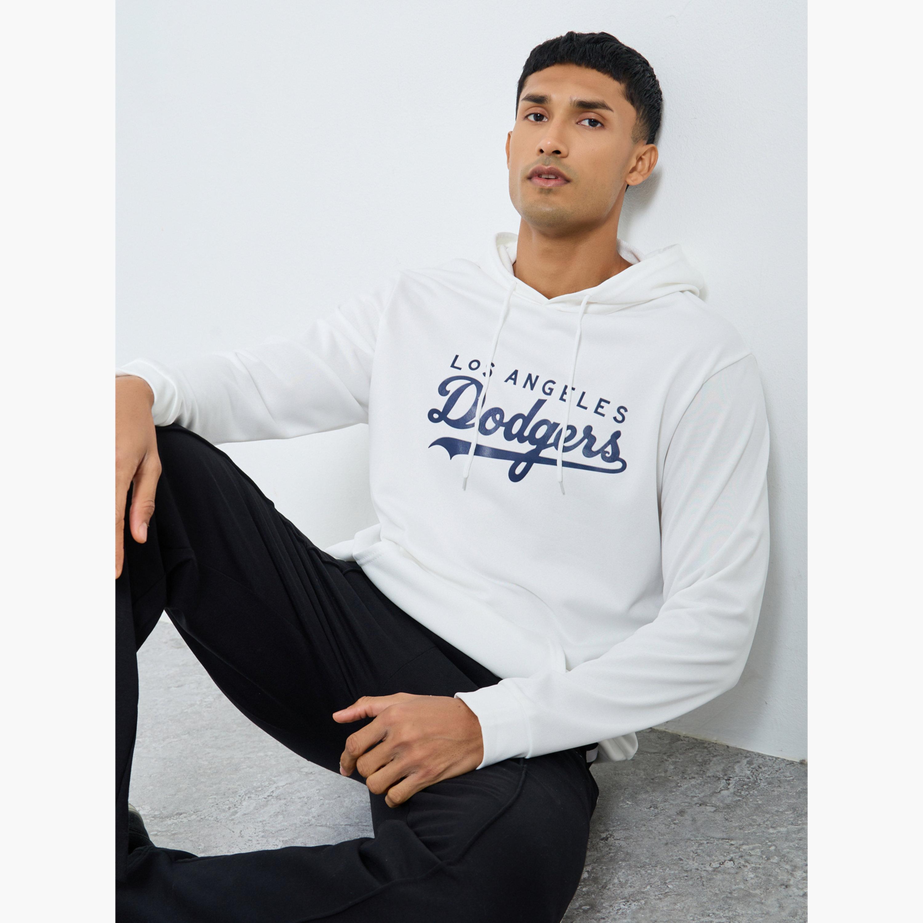 تيك تو - هودي رجالي أبيض طبعة شعار لوس أنجلوس دودجرز-men-winterwear-hoodiesandsweatshirts-image-3