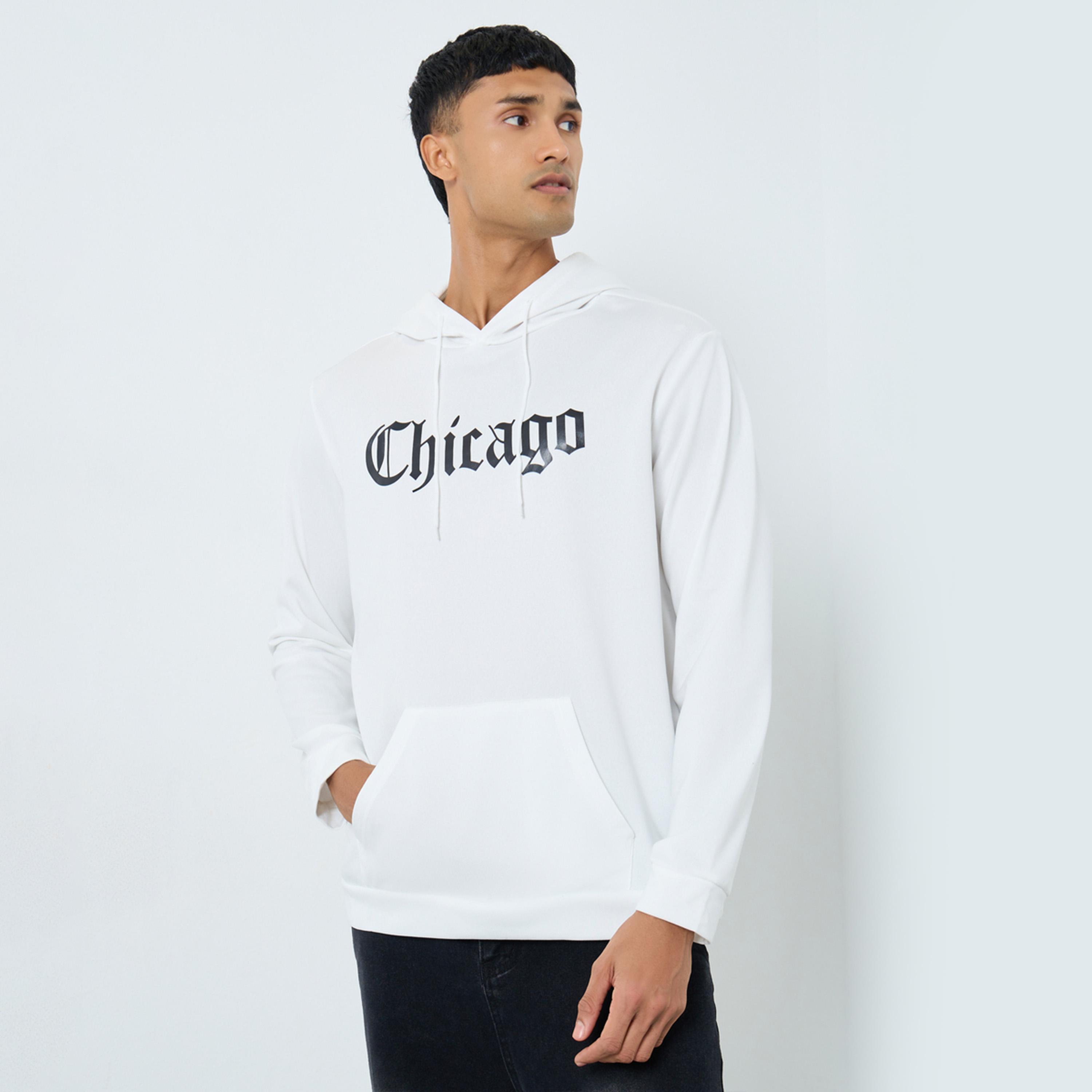 تيك تو - هودي رجالي أبيض بطبعة شيكاغو-men-winterwear-hoodiesandsweatshirts-image-1