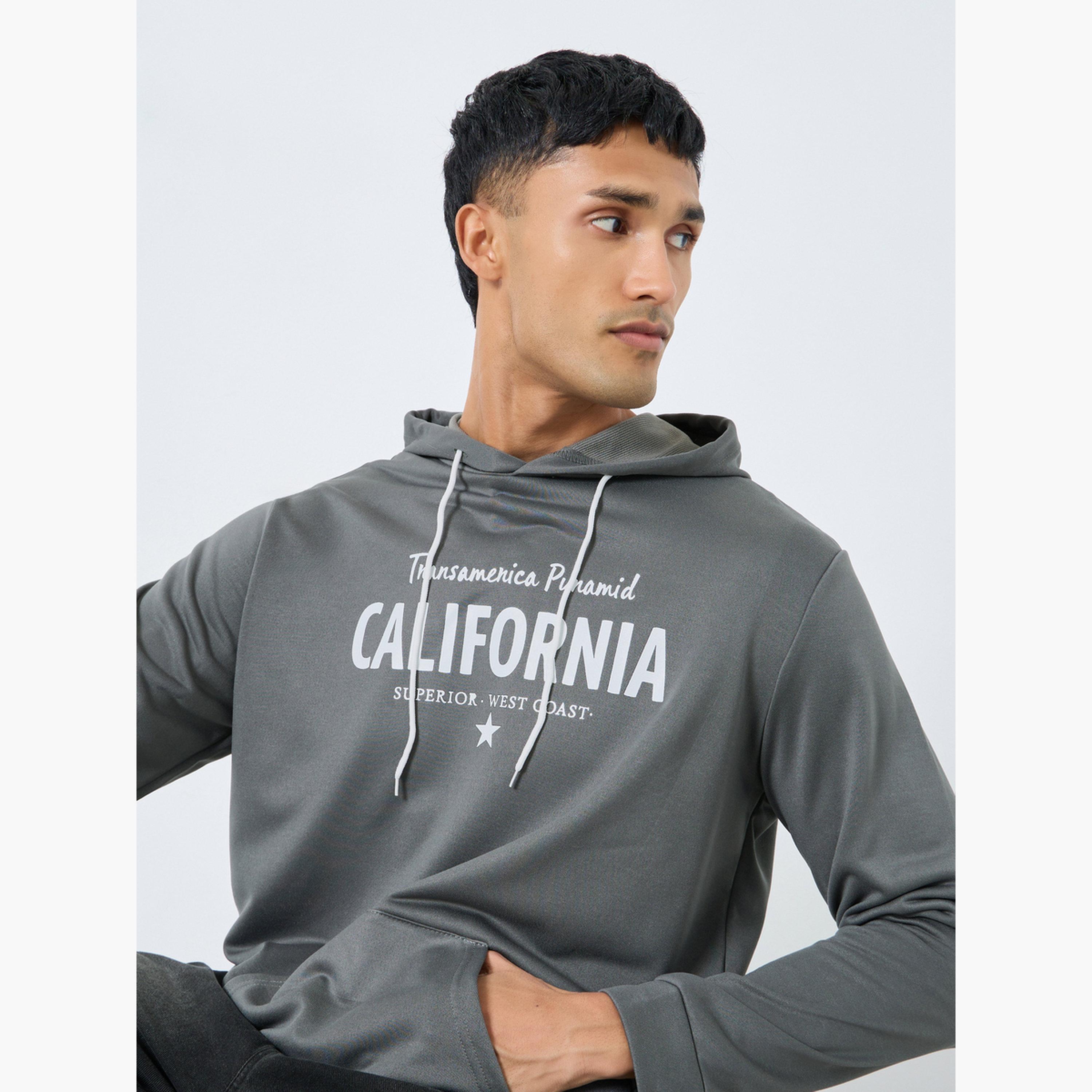 تيك تو - هودي رجالي رمادي اللون بطبعة جرافيكية مع جيب أمامي-men-winterwear-hoodiesandsweatshirts-image-3