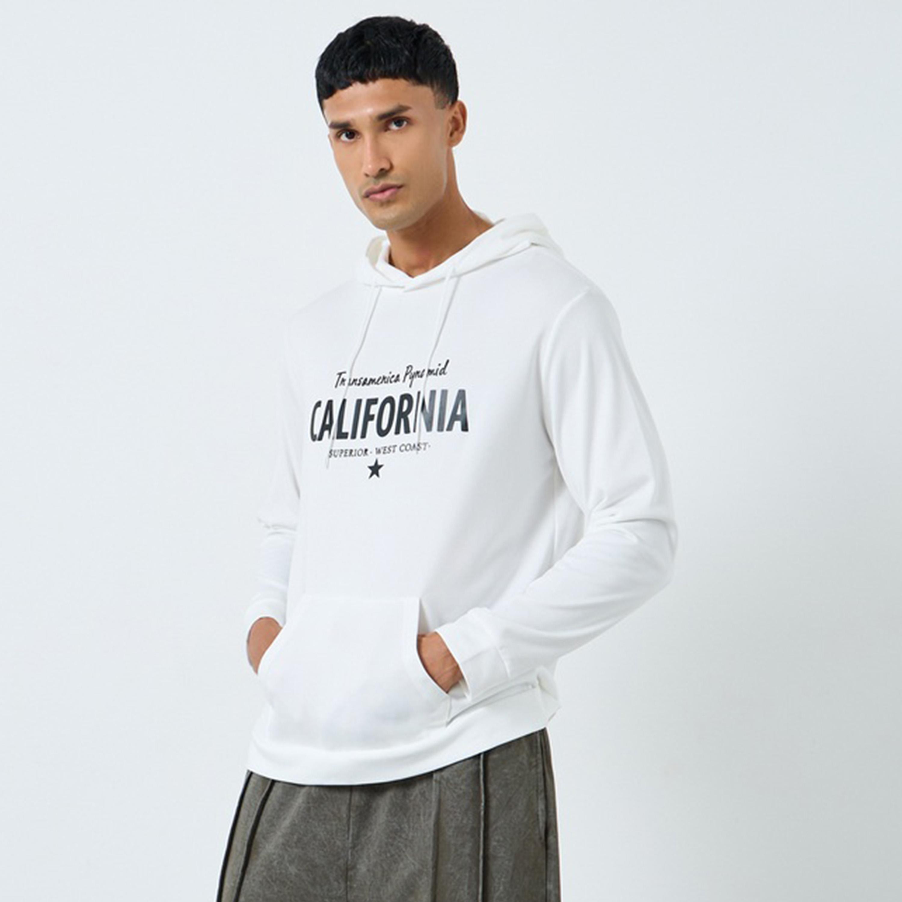 تيك تو - هودي رجالي أبيض بطبعة جرافيكية مع جيب أمامي-men-winterwear-hoodiesandsweatshirts-image-1