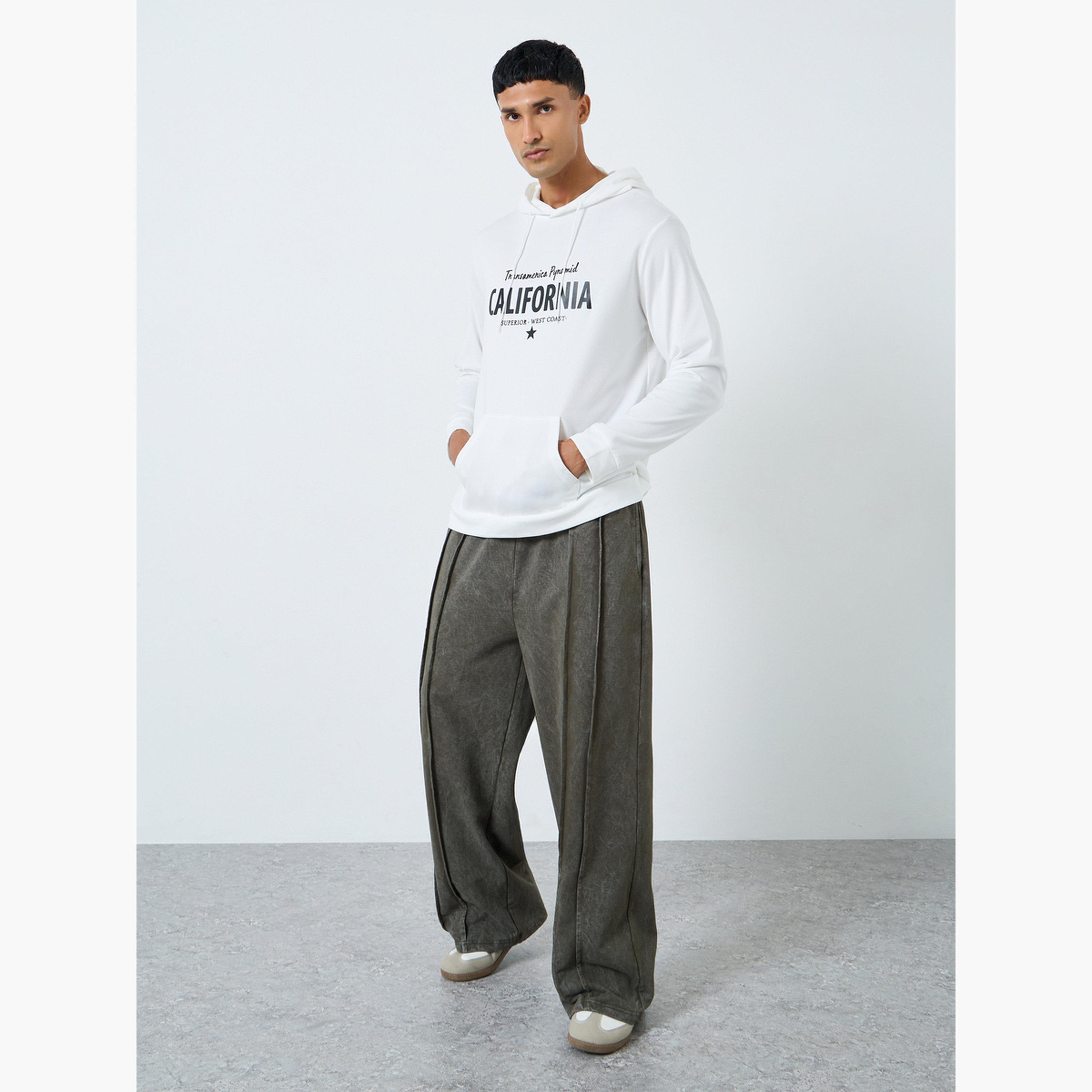 تيك تو - هودي رجالي أبيض بطبعة جرافيكية مع جيب أمامي-men-winterwear-hoodiesandsweatshirts-image-3