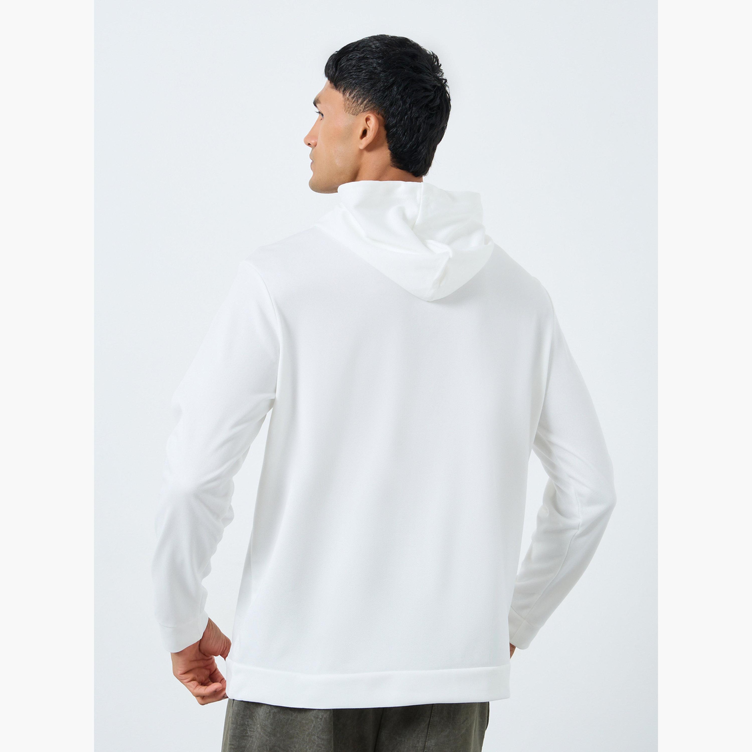 تيك تو - هودي رجالي أبيض بطبعة جرافيكية مع جيب أمامي-men-winterwear-hoodiesandsweatshirts-image-5