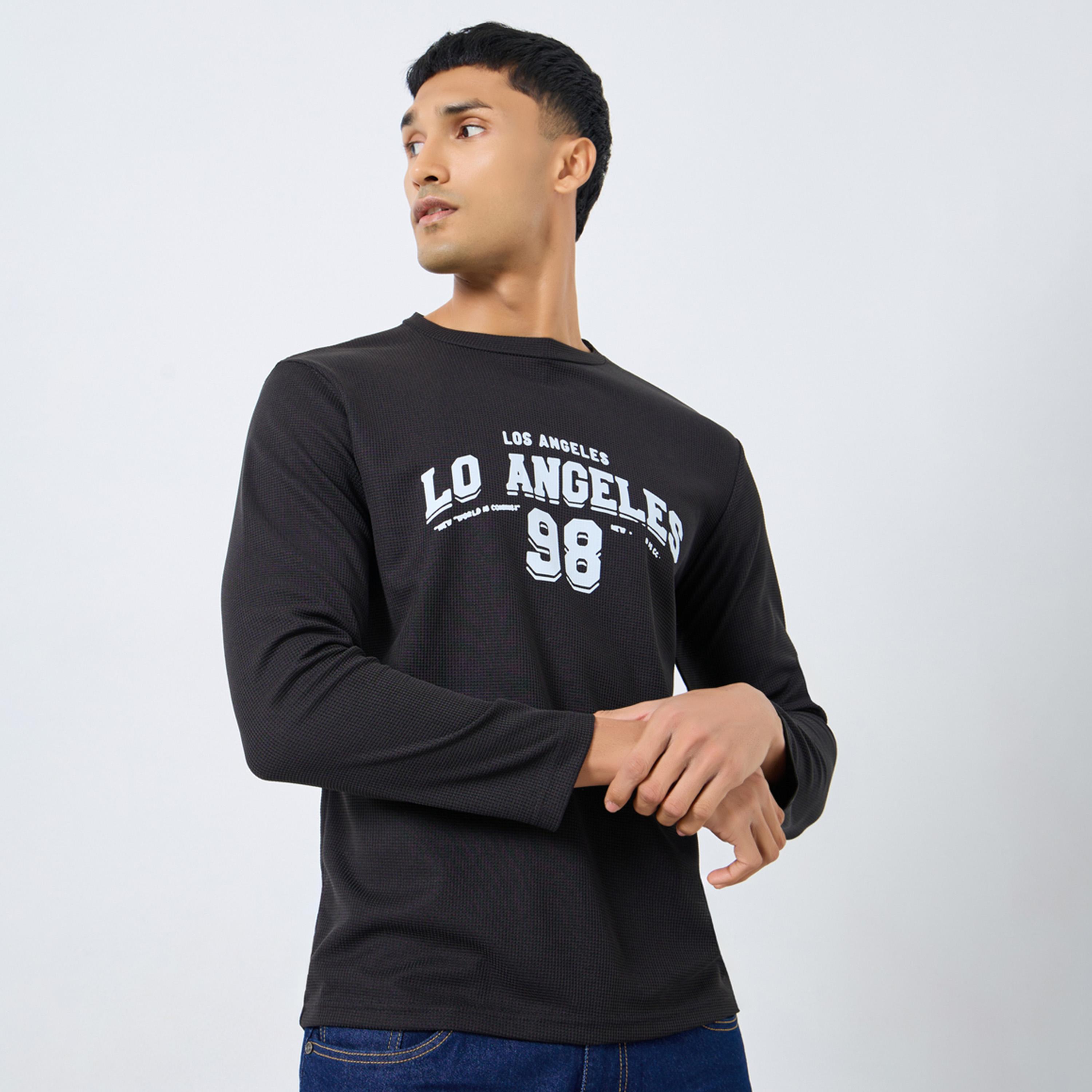 تيك تو - تي شيرت رجالي أسود بأكمام طويلة ومحبوك بنقشة الوافل-men-clothing-tshirtsandpolos-tshirts-image-1