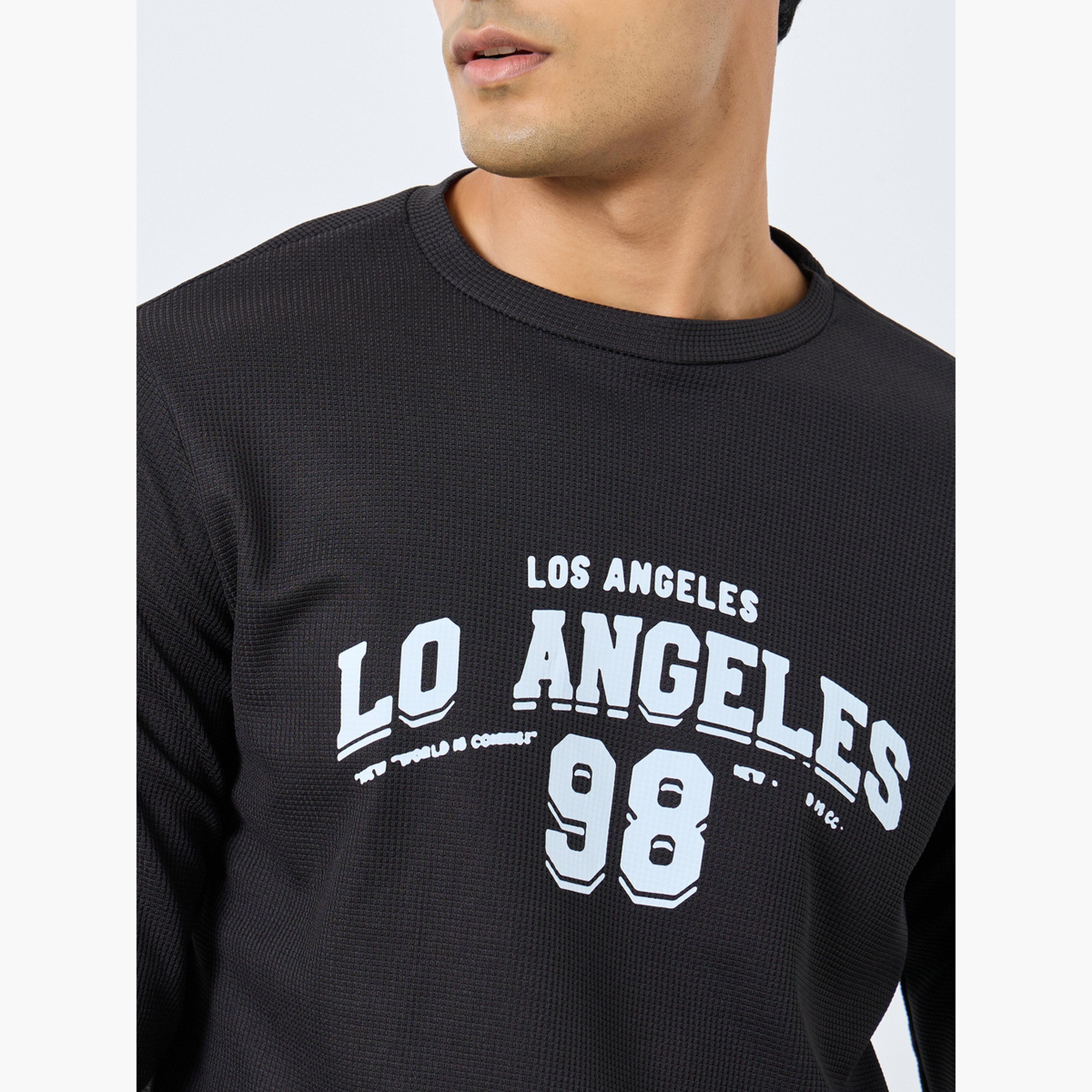 تيك تو - تي شيرت رجالي أسود بأكمام طويلة ومحبوك بنقشة الوافل-men-clothing-tshirtsandpolos-tshirts-image-4