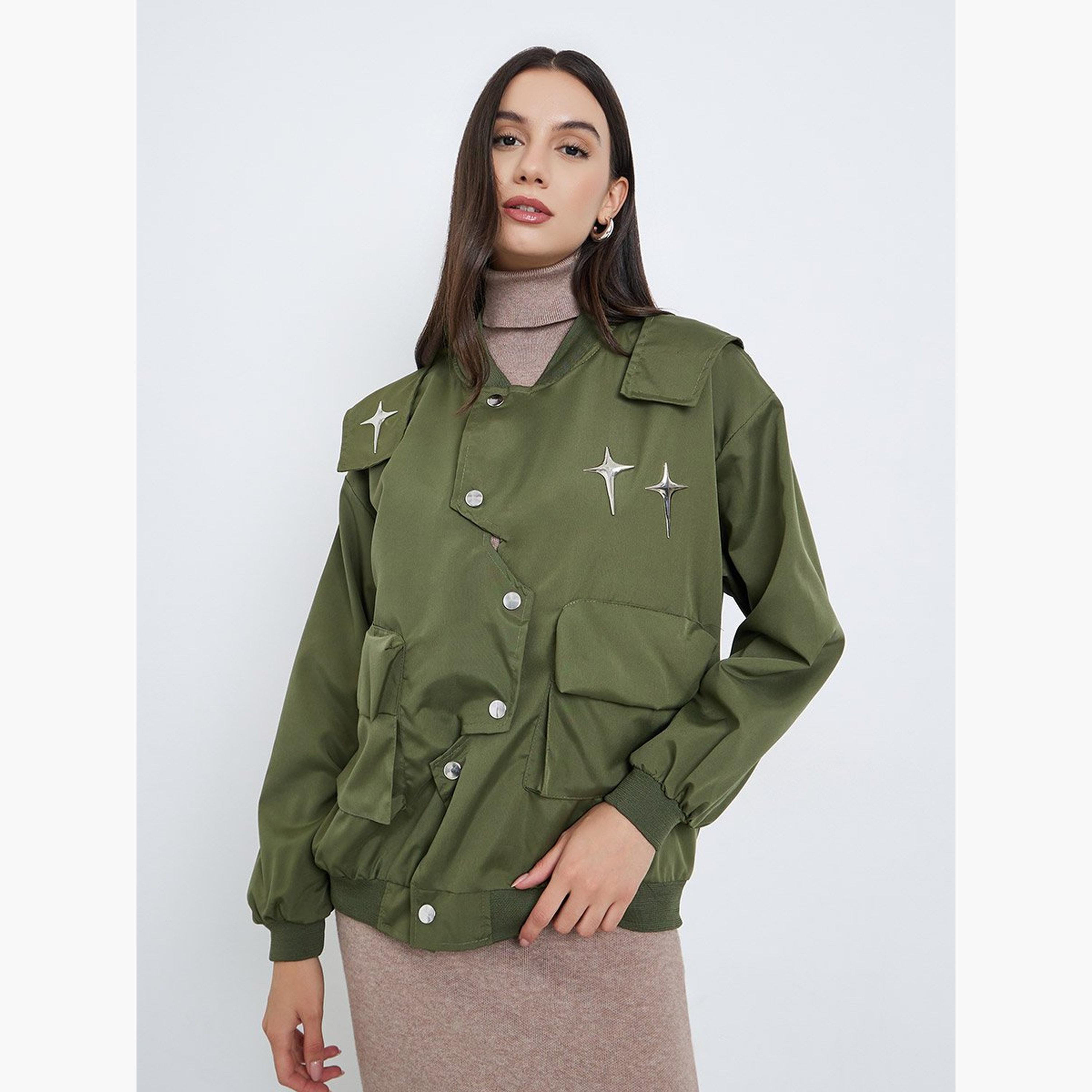 ستايلي - سترة عملية مزينة بمسامير معدنية خضراء-women-winterwear-coatsandjackets-jackets-image-1