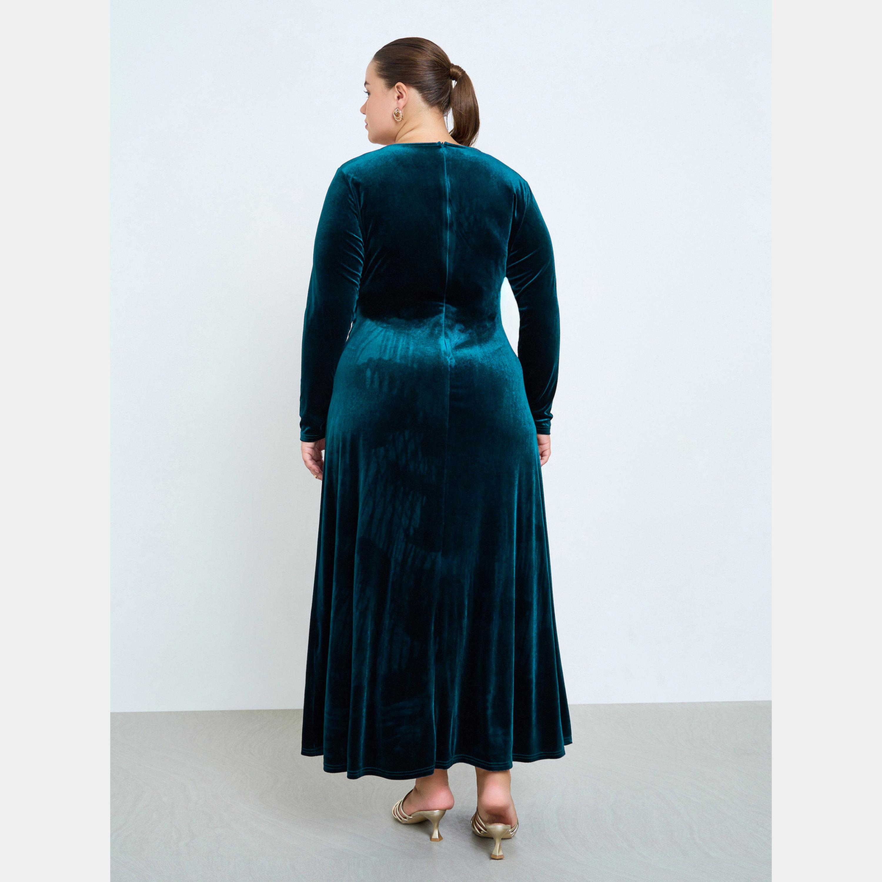Styli Plus Size Velvet Look V-Neck Long Sleeves Women's Wrap Maxi Dress-women-clothing-dresses-image-4