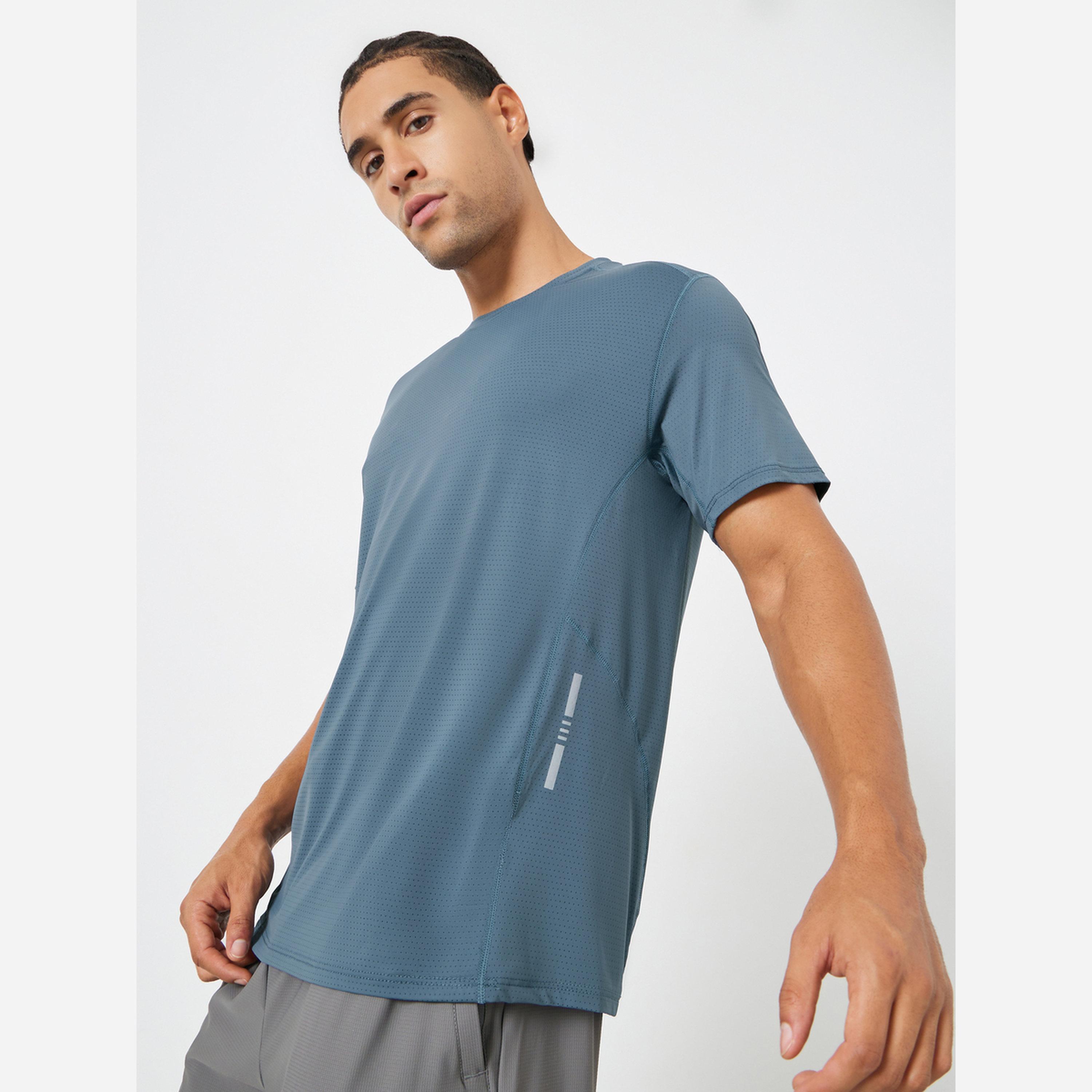ستايلي - قميص رياضي بدون أكمام سريع الجفاف، وملمس مميز-men-clothing-sportswearandactivewear-tshirtsandpolos-image-1