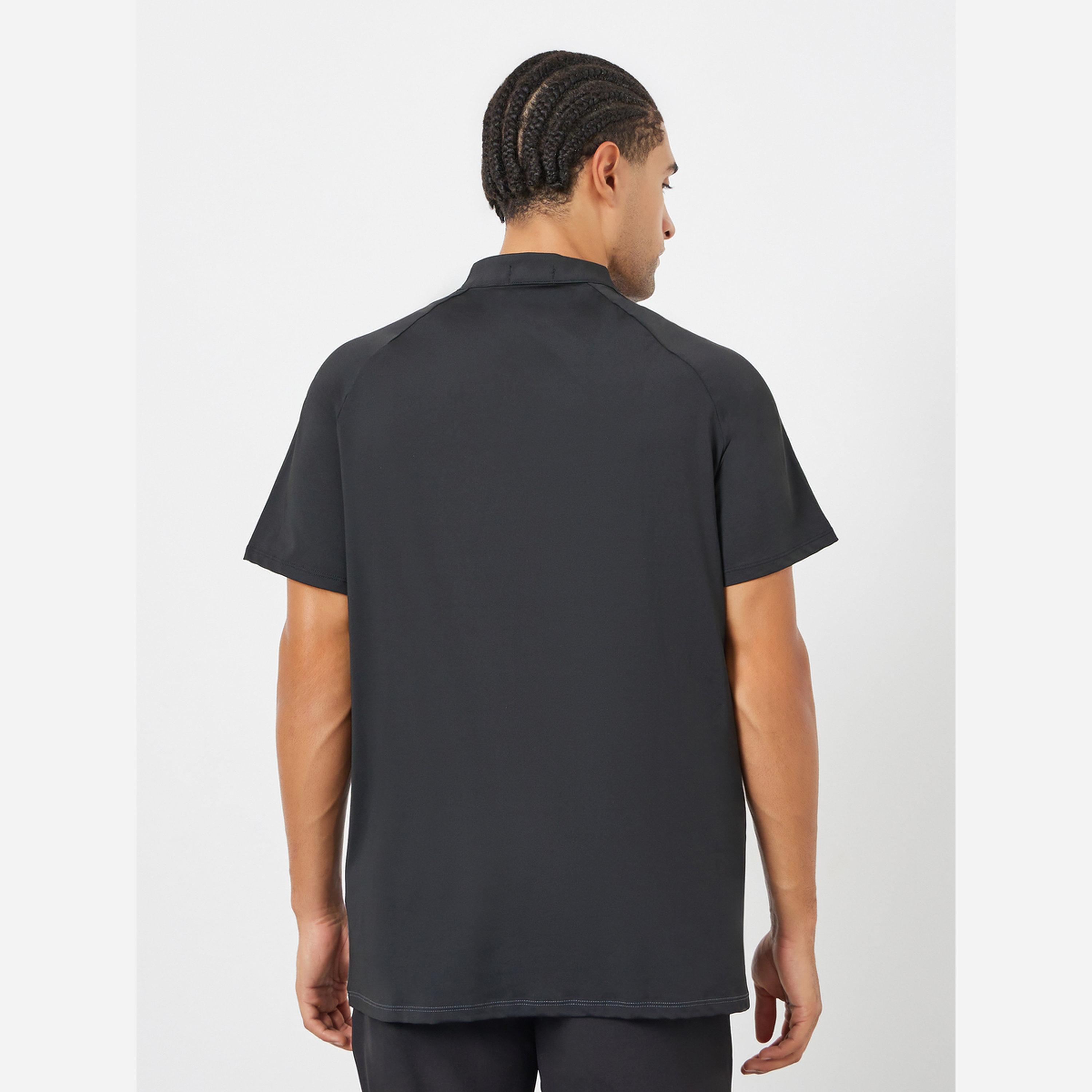 ستايلي - تيشيرت رياضي رجالي لون رمادي أكمام راغلان-men-clothing-sportswearandactivewear-tshirtsandpolos-image-5