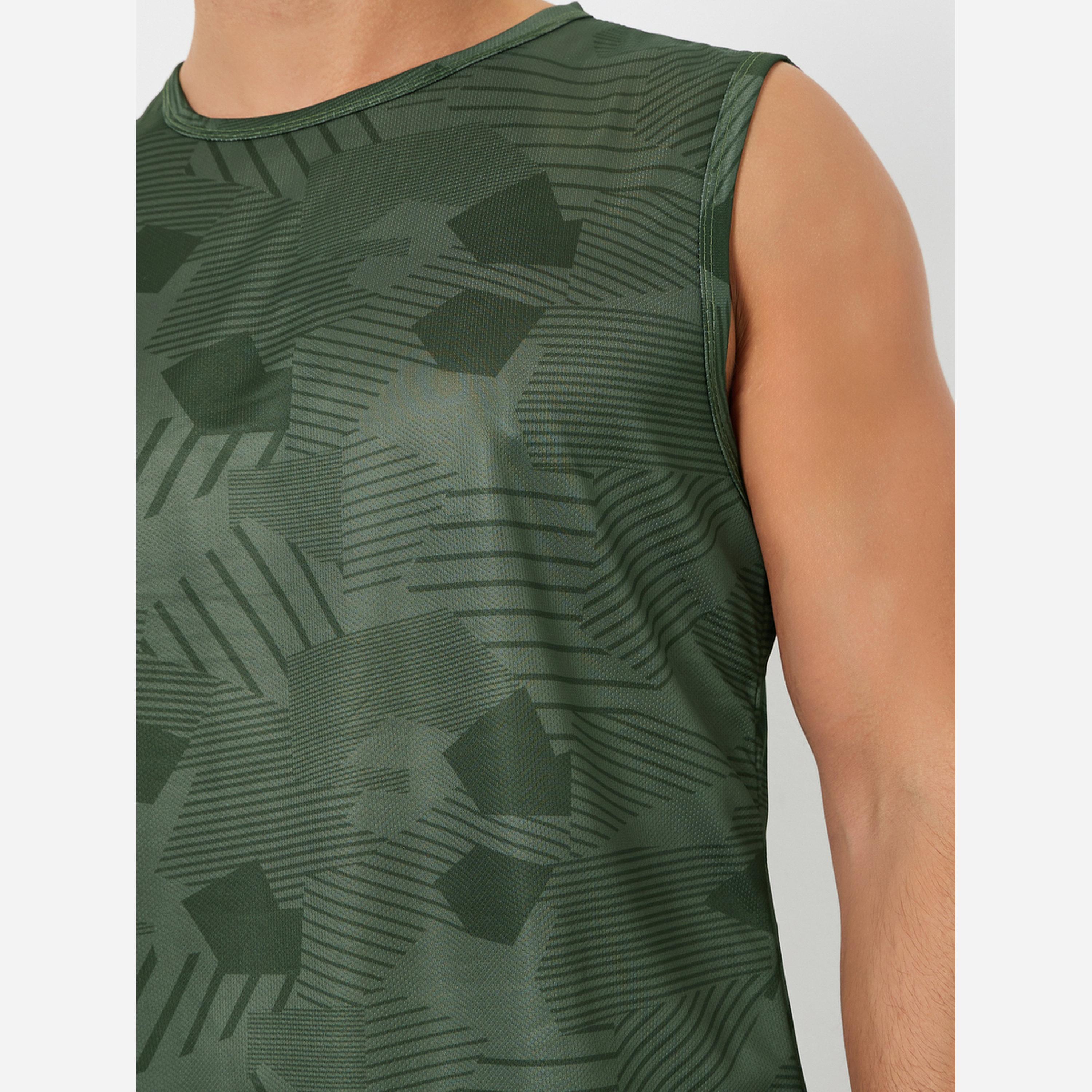 ستايلي - قميص داخلي رجالي من لون زيتوني طبعة عسكرية سريع الجفاف-men-clothing-sportswearandactivewear-tshirtsandpolos-image-3