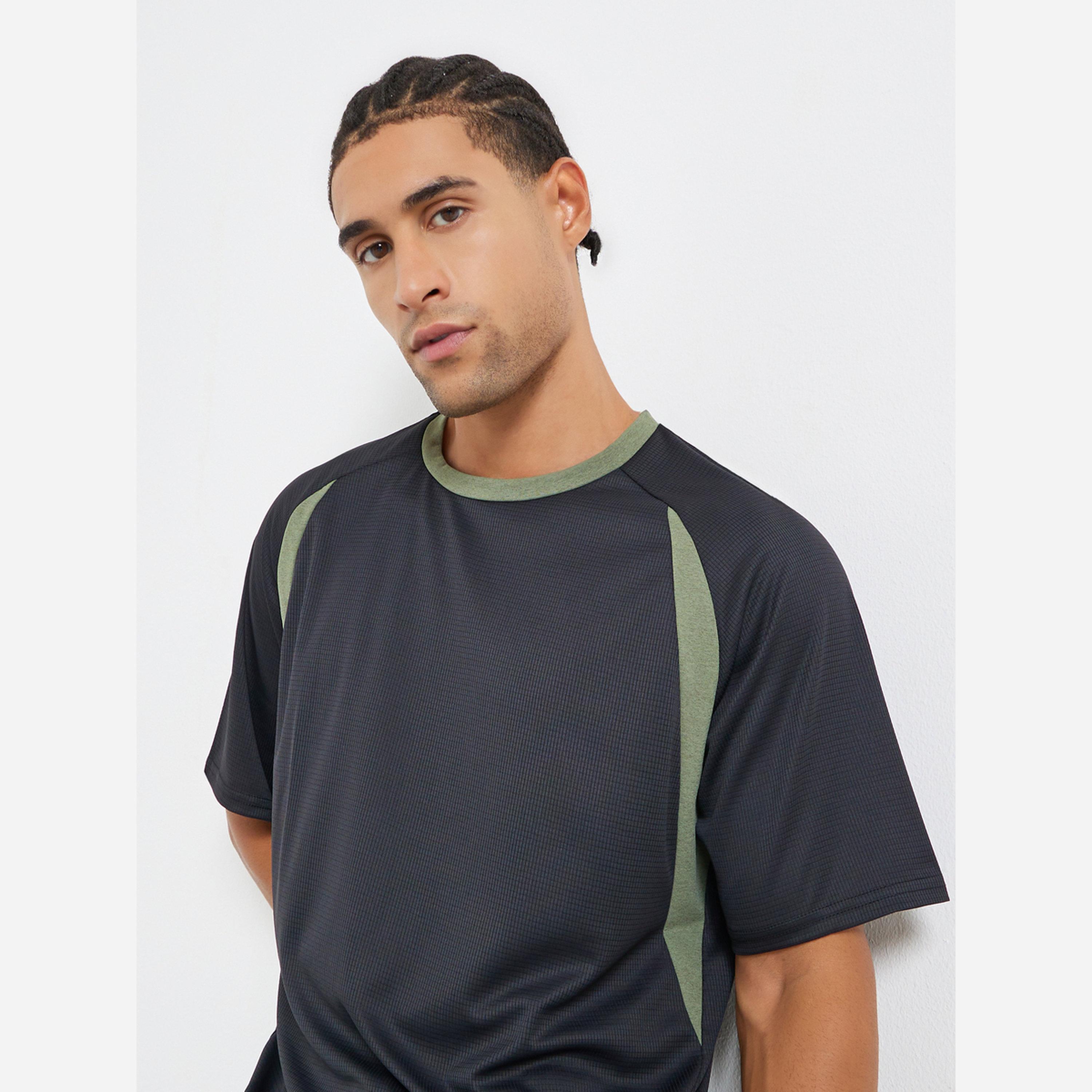Styli Men Black Contrast Panel Training T-Shirt-men-clothing-sportswearandactivewear-tshirtsandpolos-image-1
