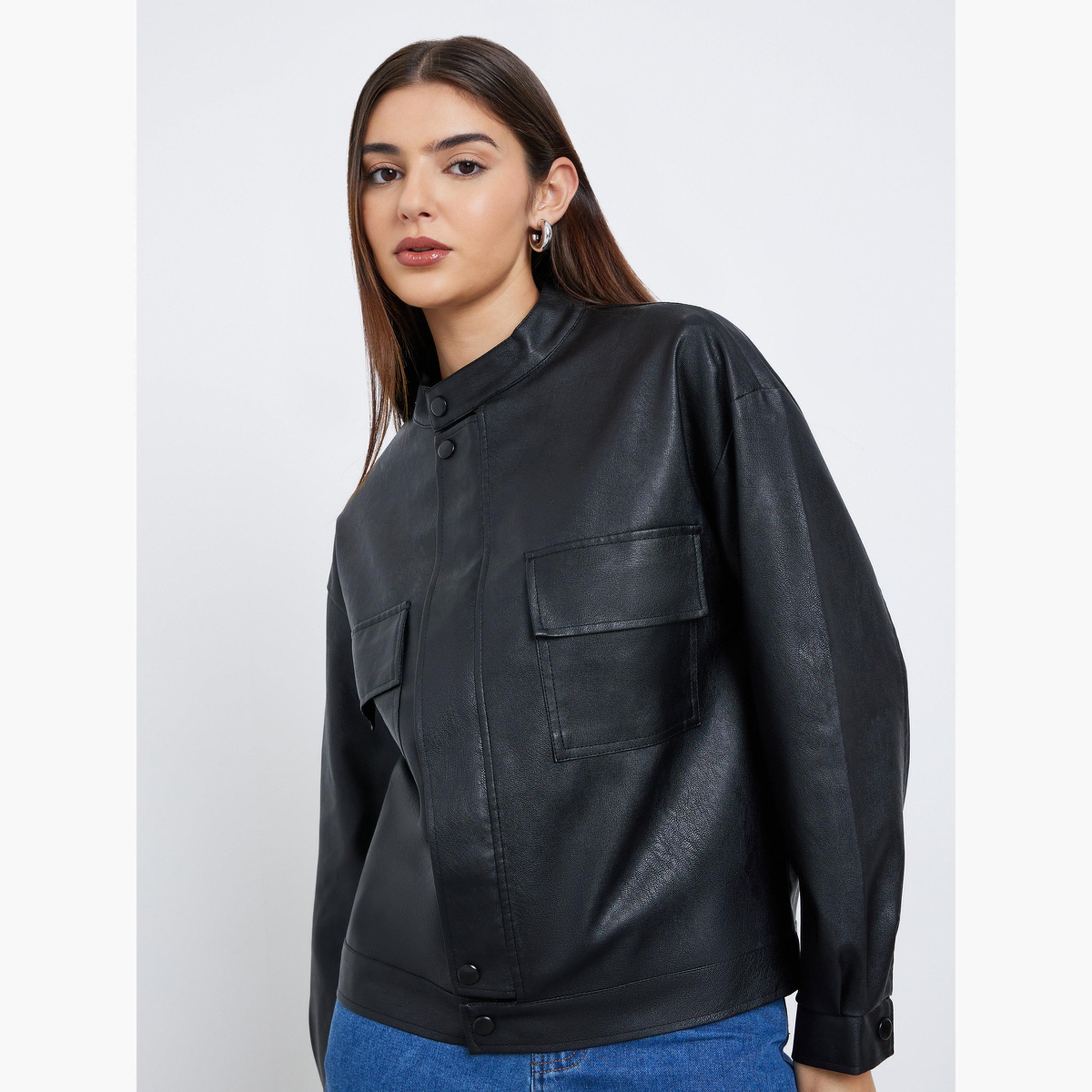 ستايلي - جاكيت بومبر من الجلد الصناعي بقصّة عادية باللون الأسود للنساء -women-winterwear-coatsandjackets-jackets-image-3