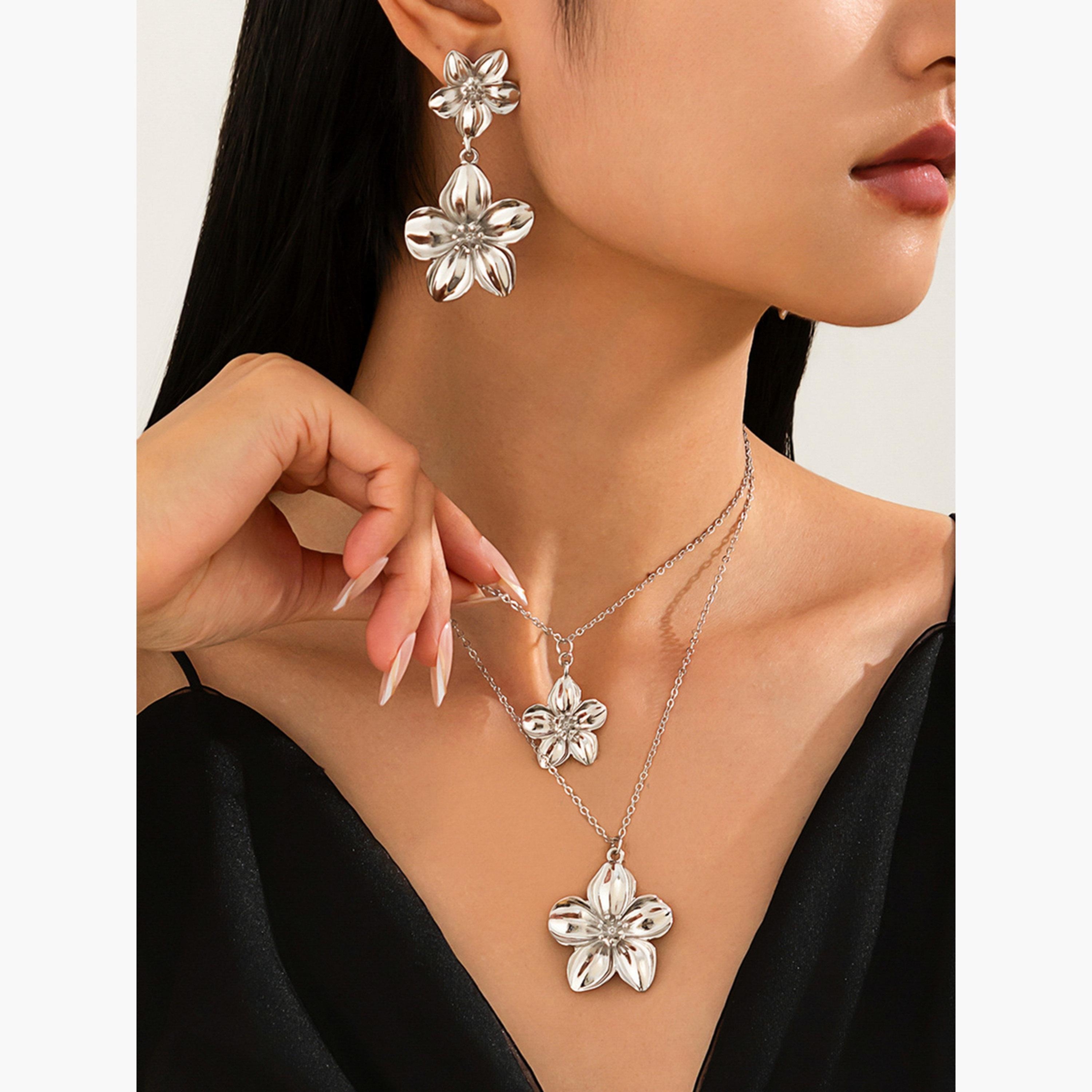تيك تو - مجوهرات قلادة وأقراط على شكل زهرة-women-watchesandjewellery-jewellery-jewellerysets-image-2