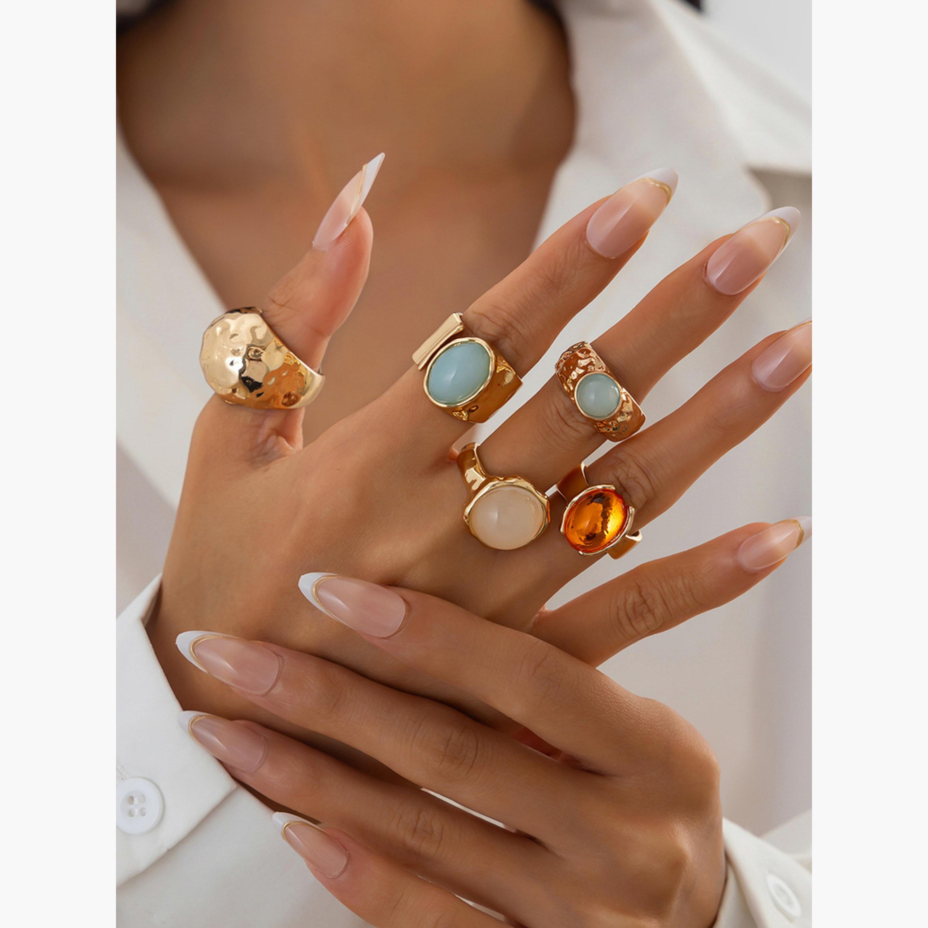 تيك تو - مجموعة من 5 خواتم ذهبية مرصعة بالأحجار الكريمة-women-watchesandjewellery-jewellery-rings-image-5