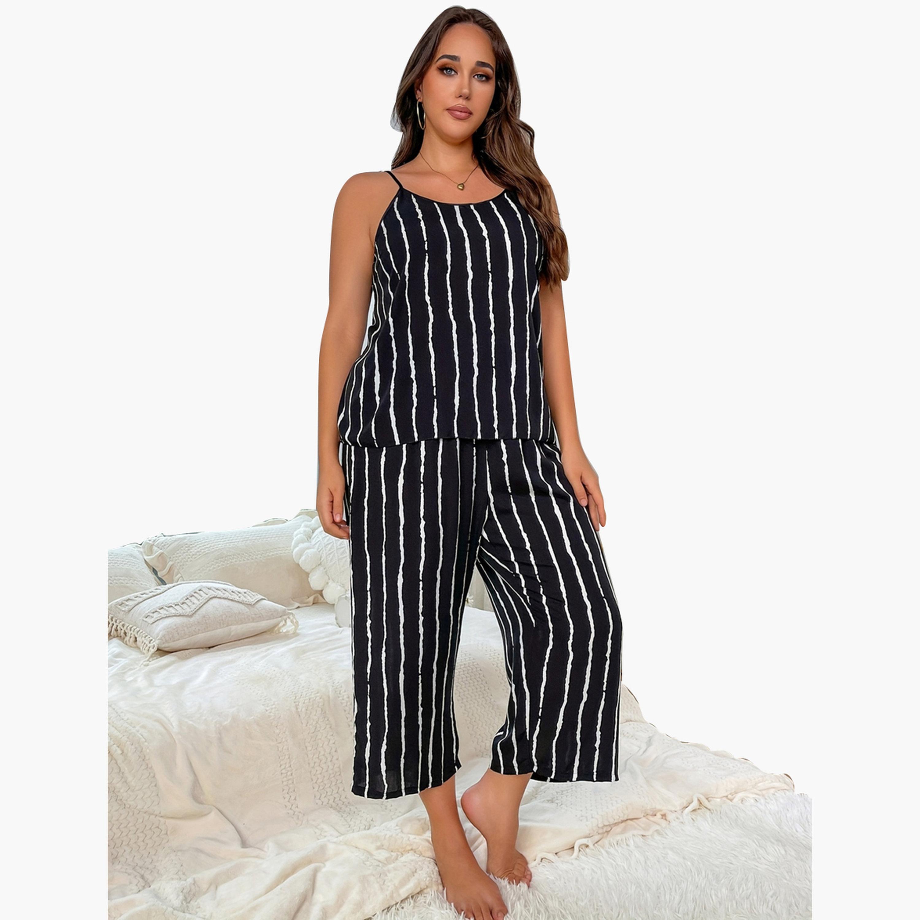 تيك تو - طقم بلوزة مخططة مقاس كبير مع بنطال للنساء-women-clothing-nightwear-pyjamas-shortsets-image-1