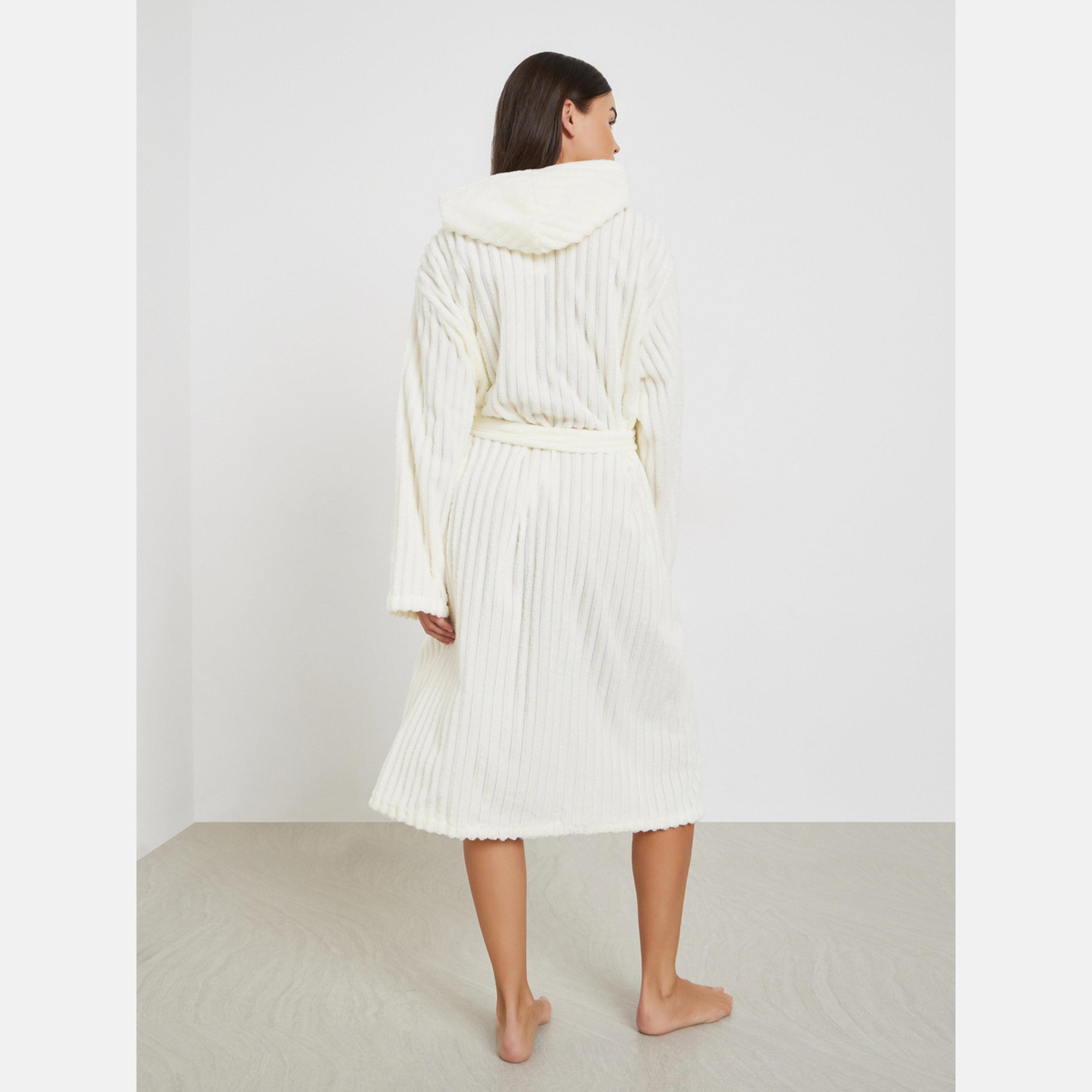 ستايلي - رداء من الصوف المضلع بغطاء للرأس-women-clothing-nightwear-robes-image-4