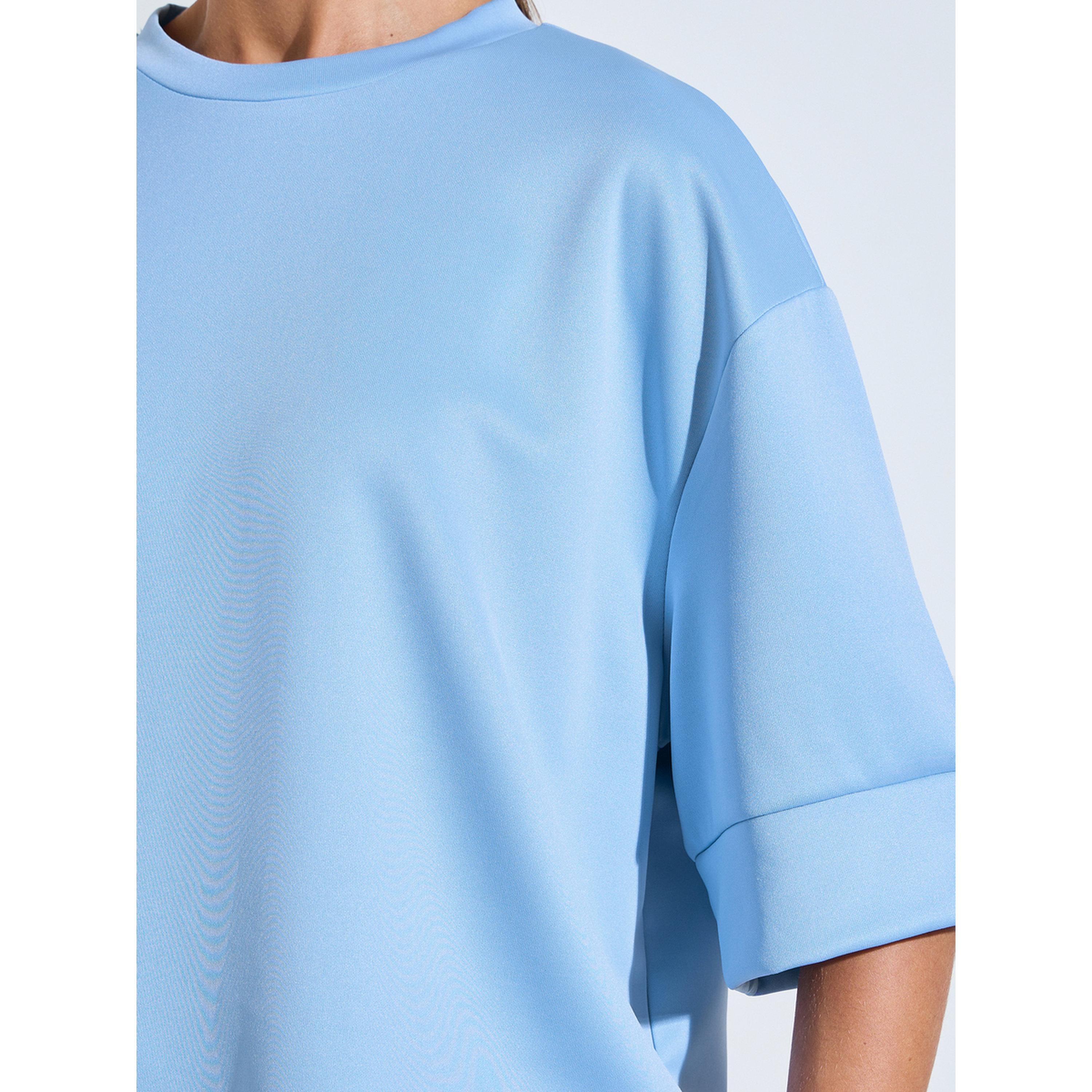 تيشيرت واسع وياقة دائرية باللون الأزرق-women-clothing-tshirts-image-5