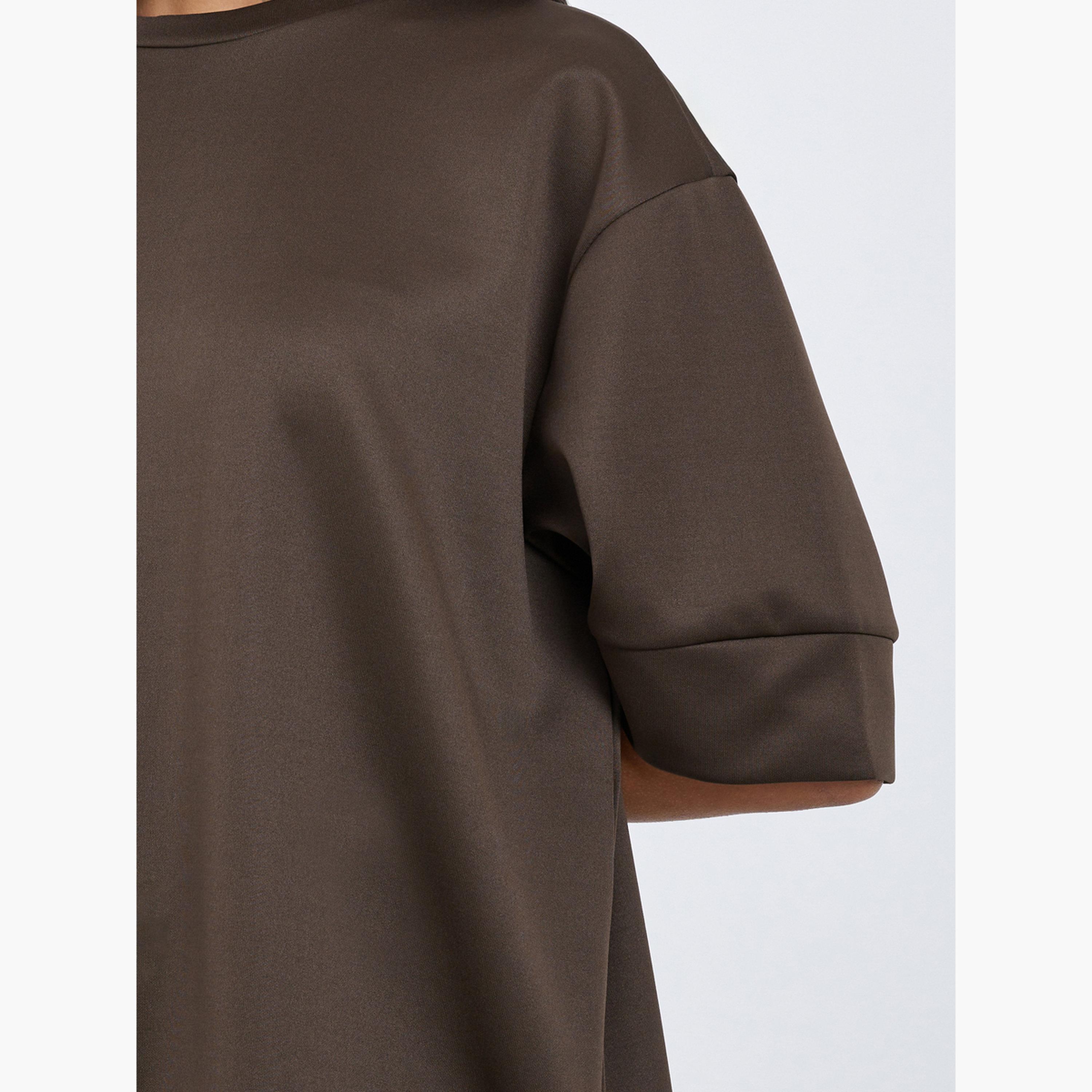 ستايلي - تي شيرت بني تصميم واسع برقبة دائرية للنساء-women-clothing-tshirts-image-3