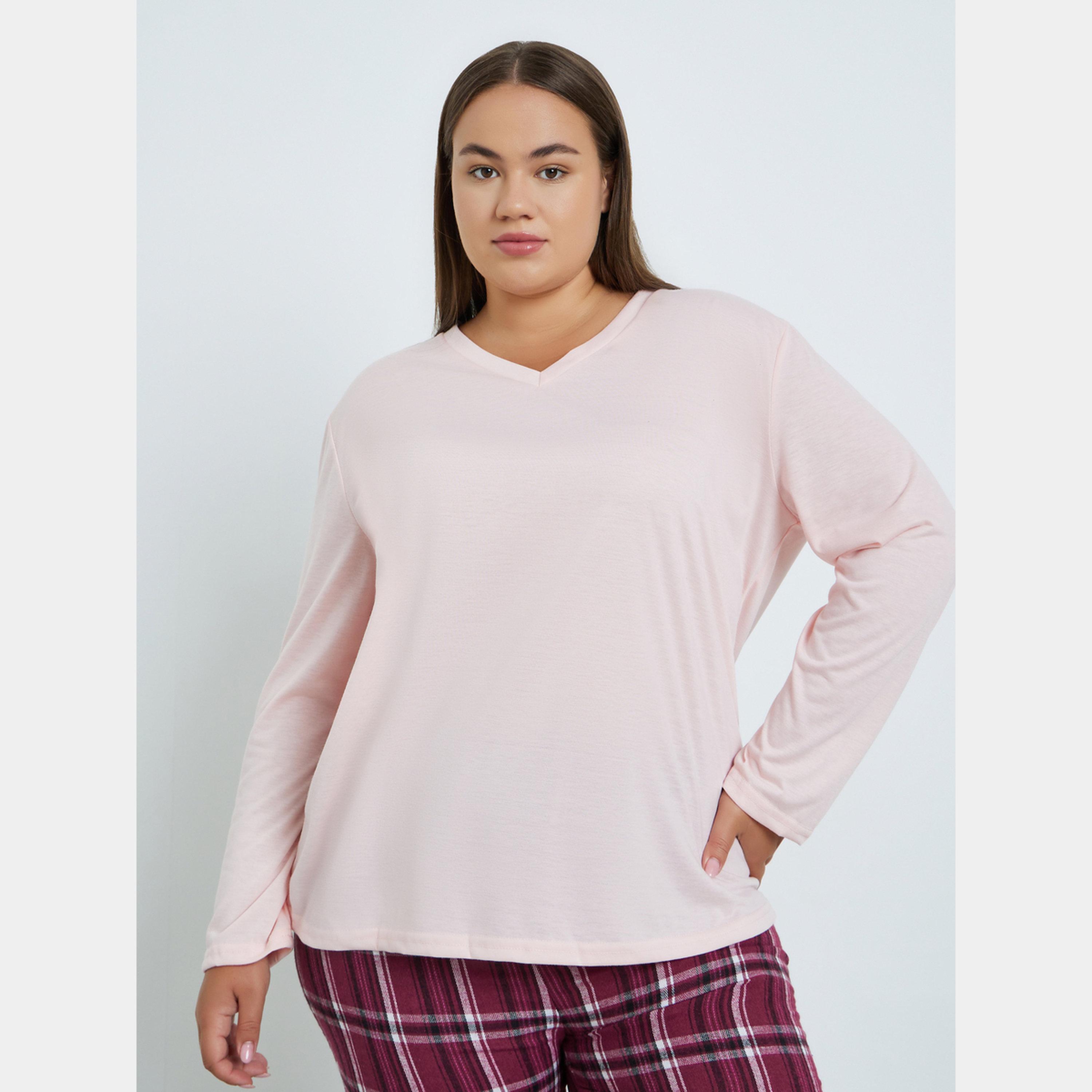 Styli Plus Size Solid V Neck T-Shirt and Check Pyjama Set-women-clothing-nightwear-pyjamas-longsets-image-2