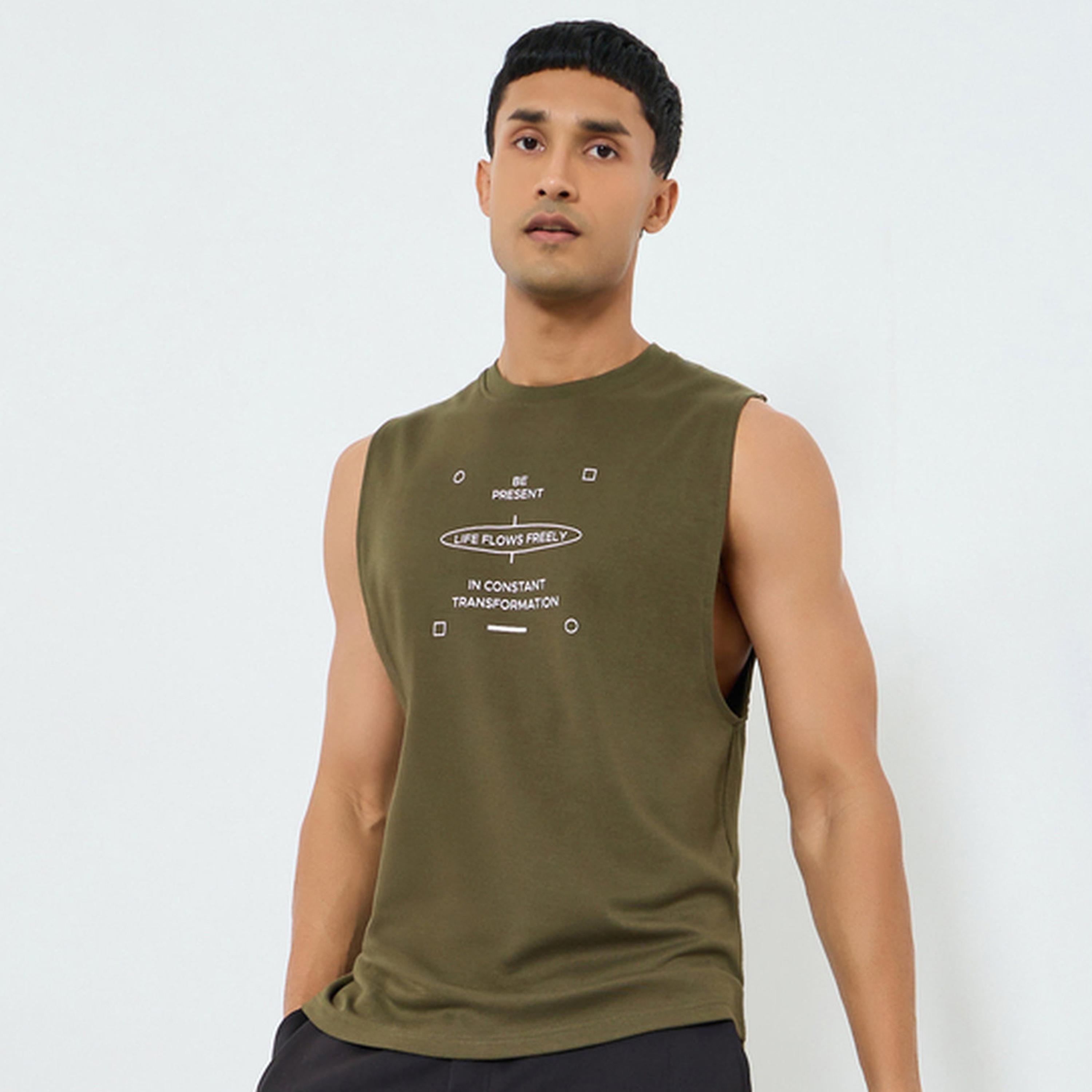 تيشيرت بلا أكمام بقصة مريحة للرجال-men-clothing-sportswearandactivewear-tshirtsandpolos-image-1