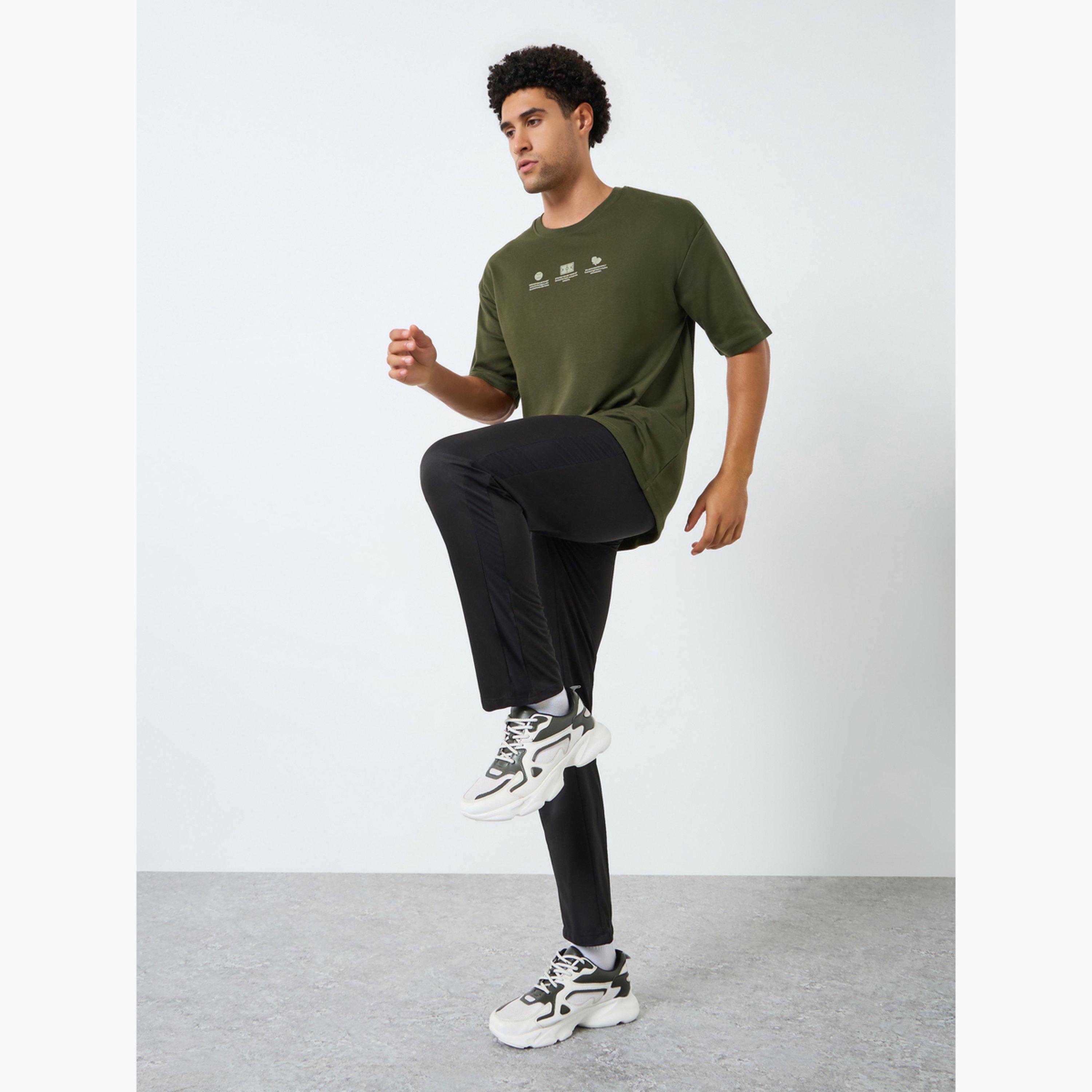 Styli Men Oversized Minimal Print T-Shirt-men-clothing-sportswearandactivewear-tshirtsandpolos-image-2