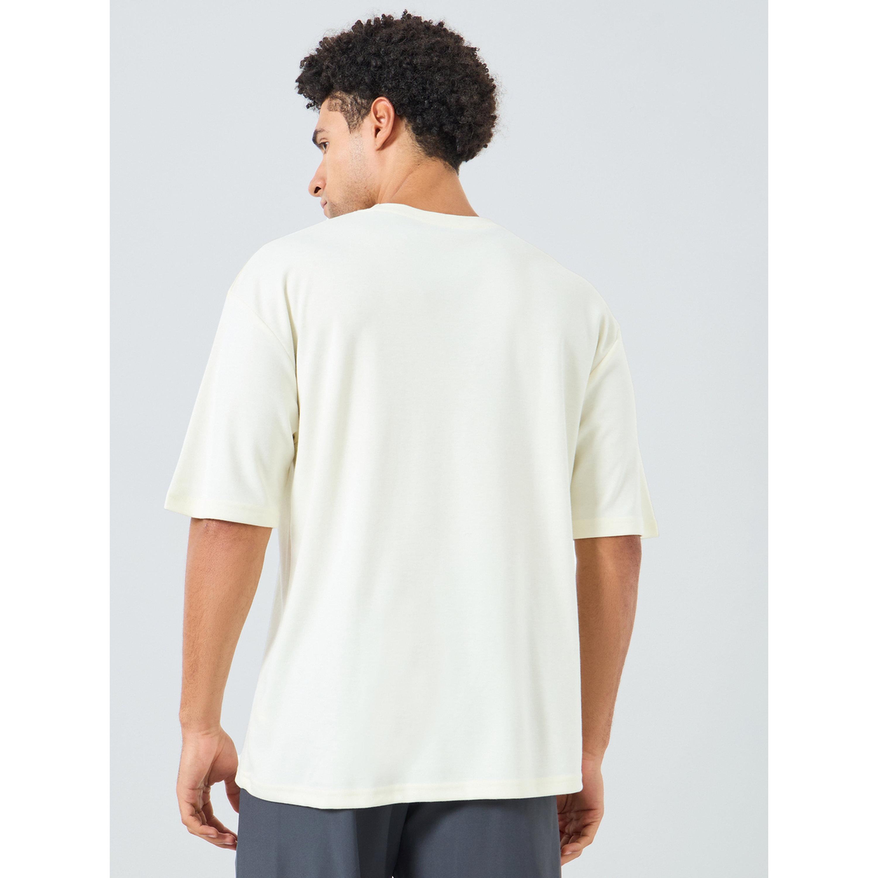 تيشيرت بقصة واسعة وطبعة كتابة-men-clothing-sportswearandactivewear-tshirtsandpolos-image-3
