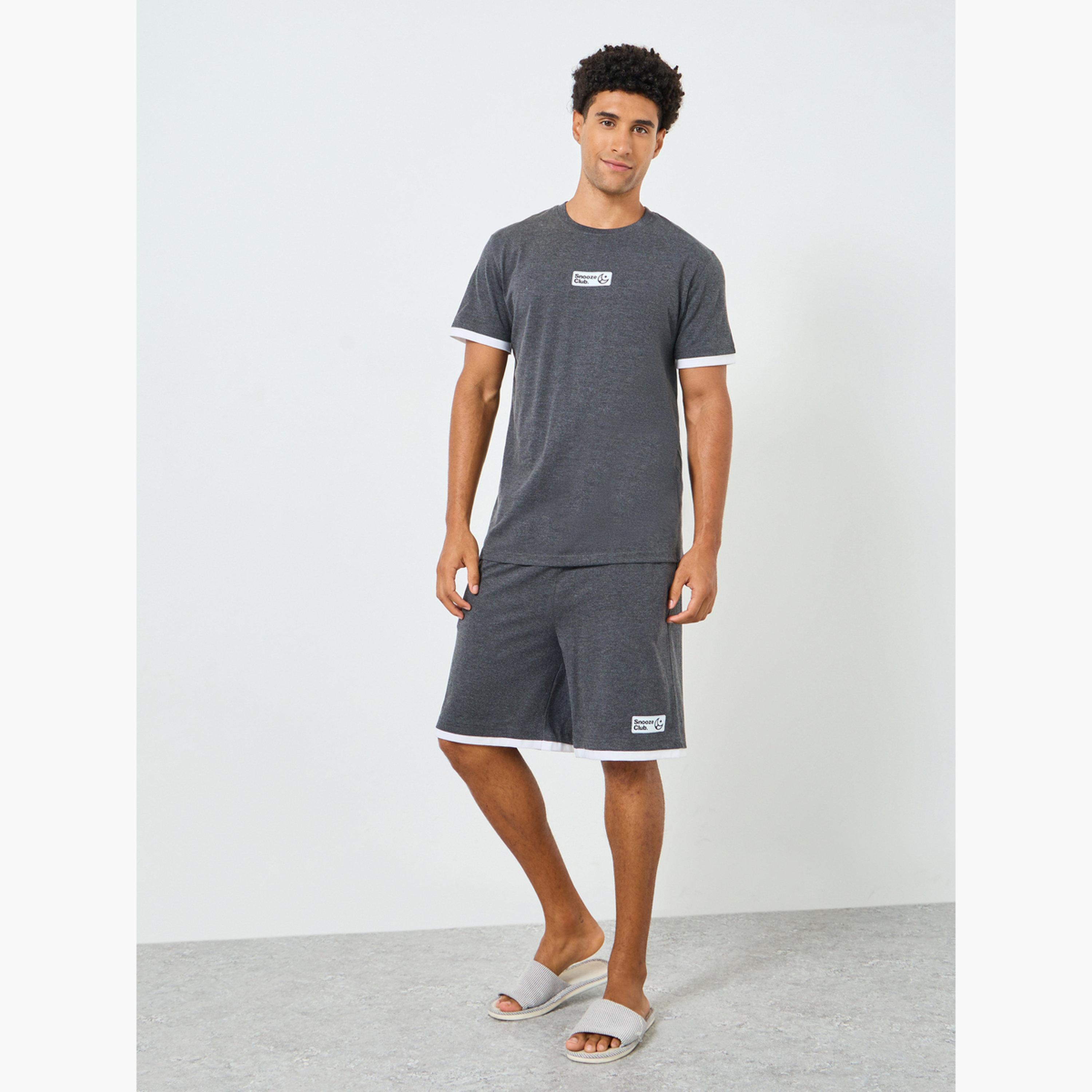 طقم من تيشيرت بياقة دائرية وشورت سادة-men-clothing-nightwear-sets-image-1
