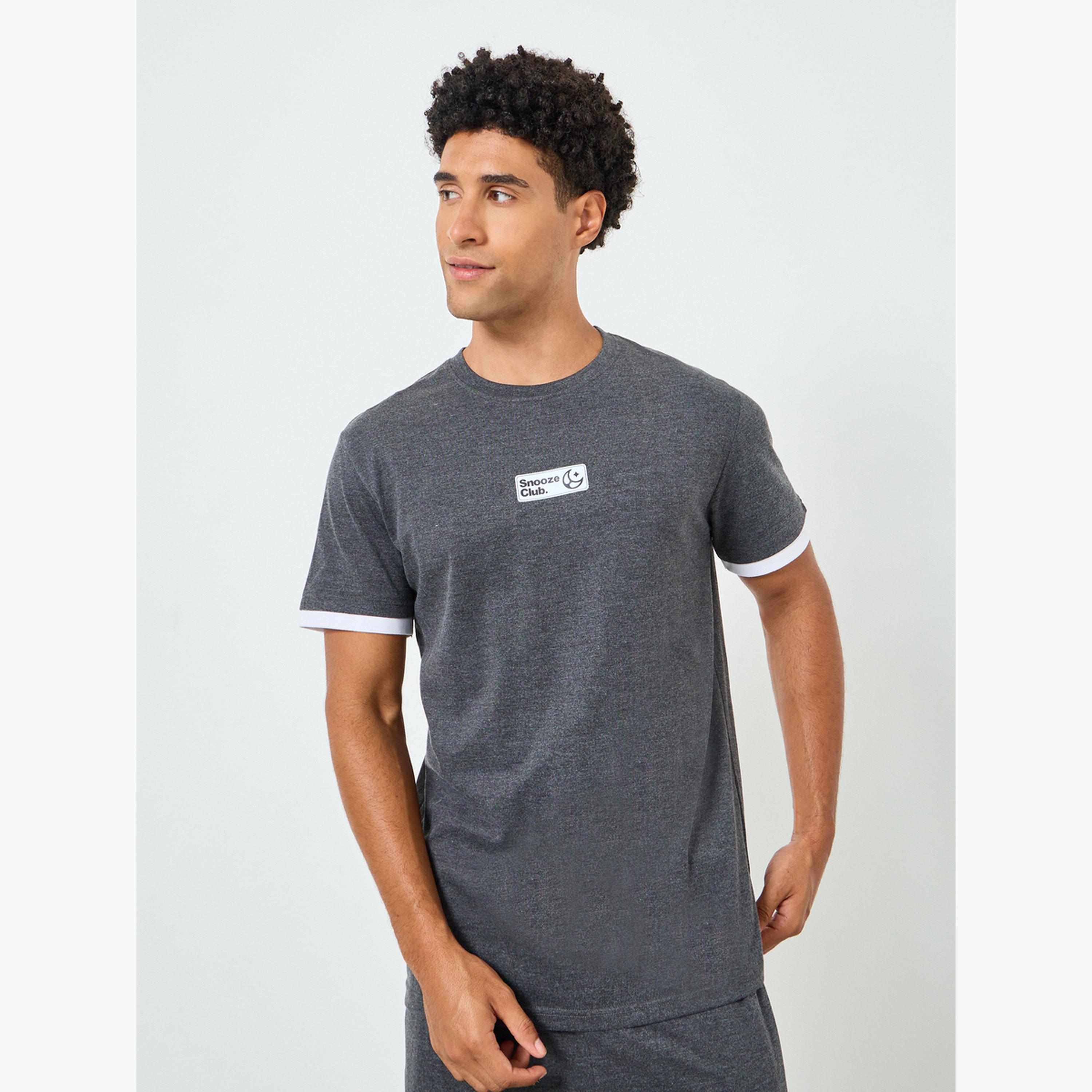 طقم من تيشيرت بياقة دائرية وشورت سادة-men-clothing-nightwear-sets-image-2