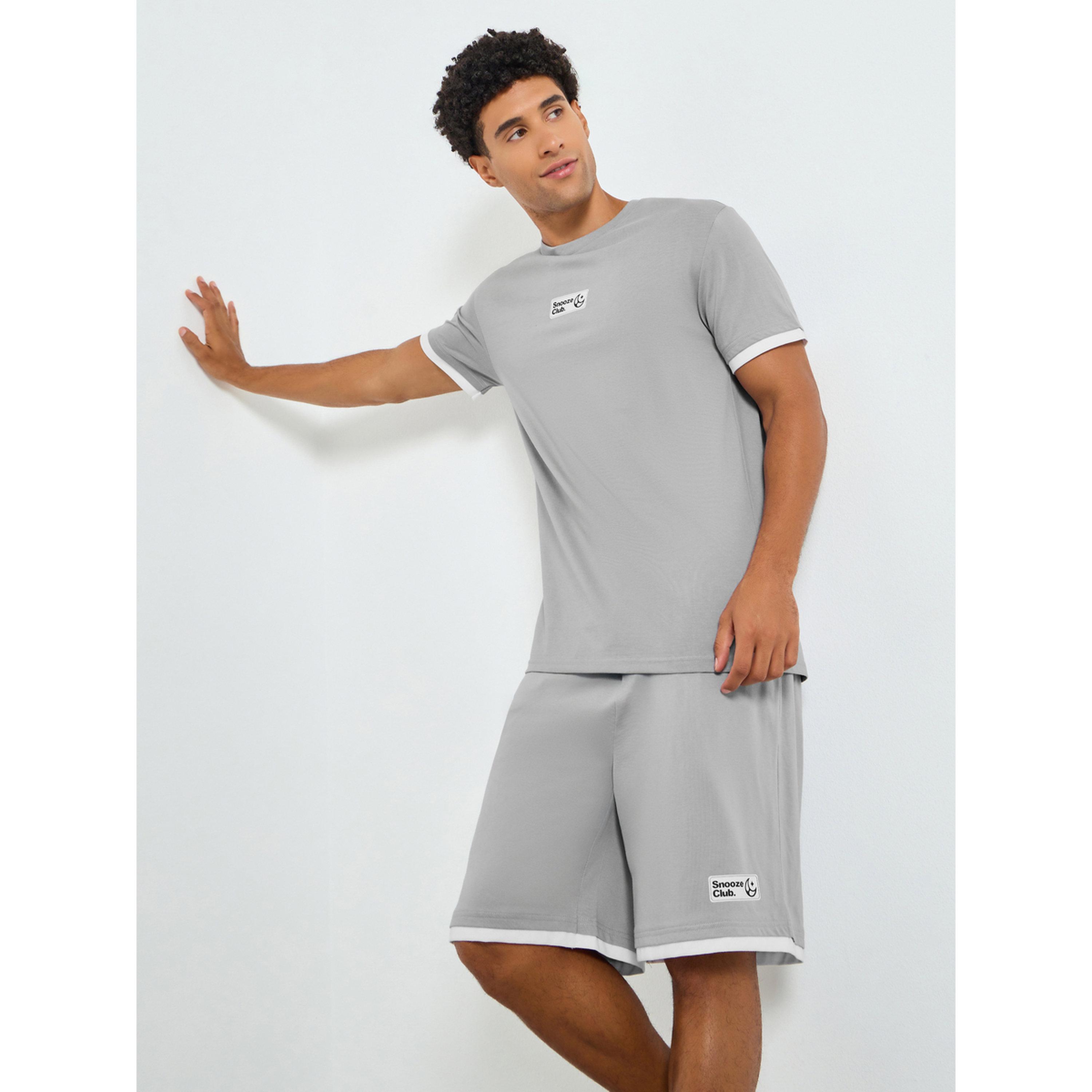 طقم من تيشيرت بياقة دائرية وشورت سادة-men-clothing-nightwear-sets-image-1