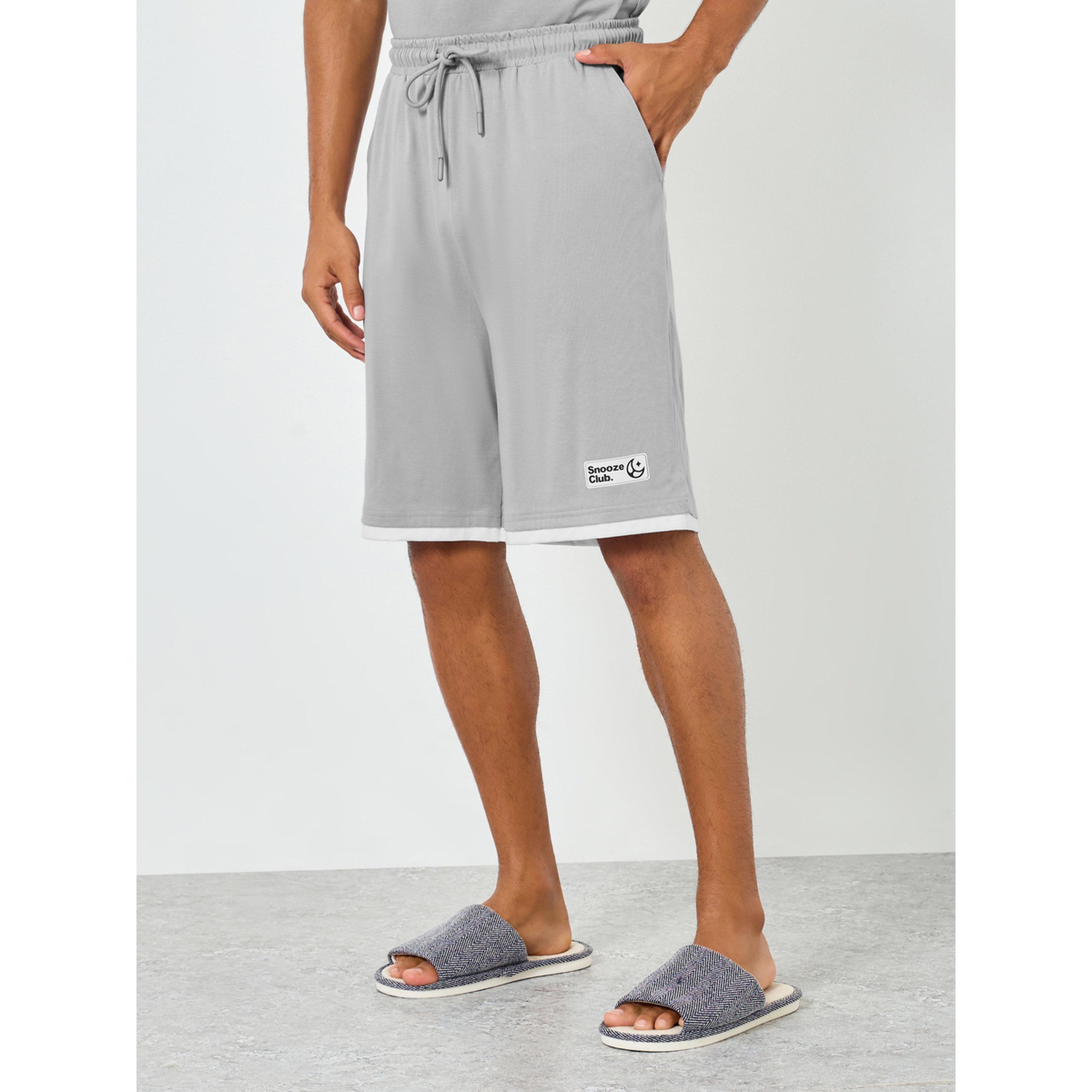 طقم من تيشيرت بياقة دائرية وشورت سادة-men-clothing-nightwear-sets-image-4
