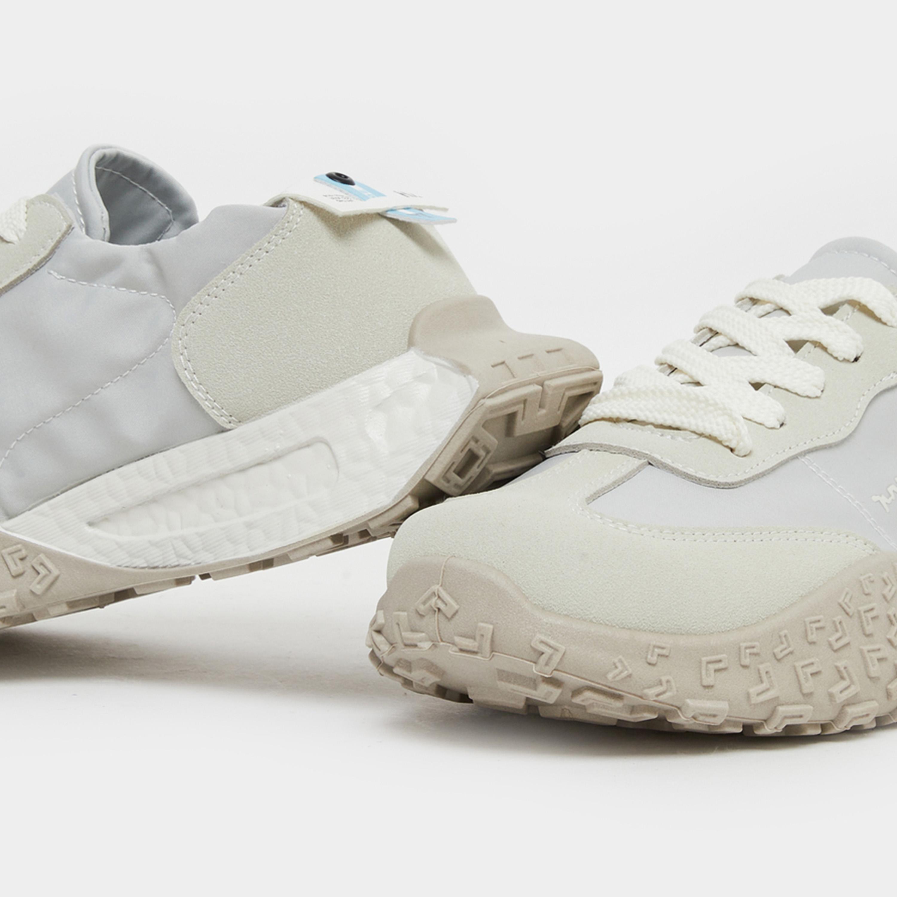 تيك تو - حذاء رياضي نسائي مطبوع عليه لوحة من الدانتيل المرن-women-shoes-sneakers-image-4