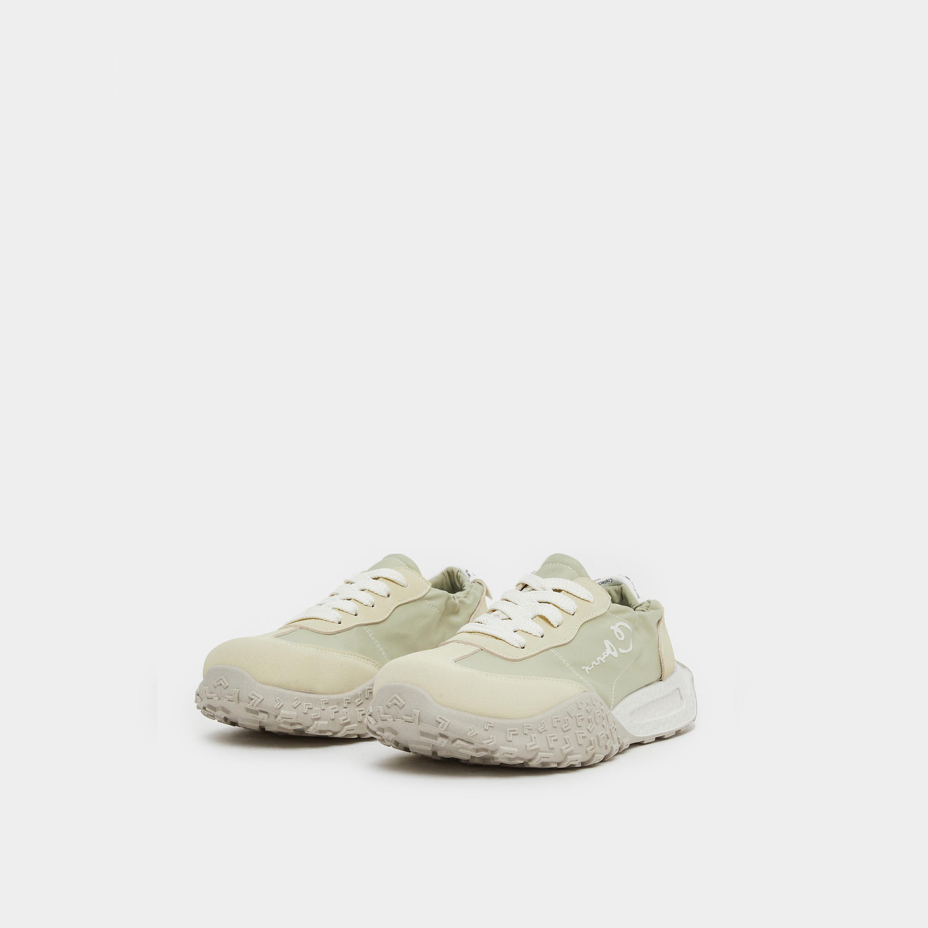 تيك تو - حذاء رياضي نسائي مطبوع عليه لوحة من الدانتيل المرن-women-shoes-sneakers-image-1