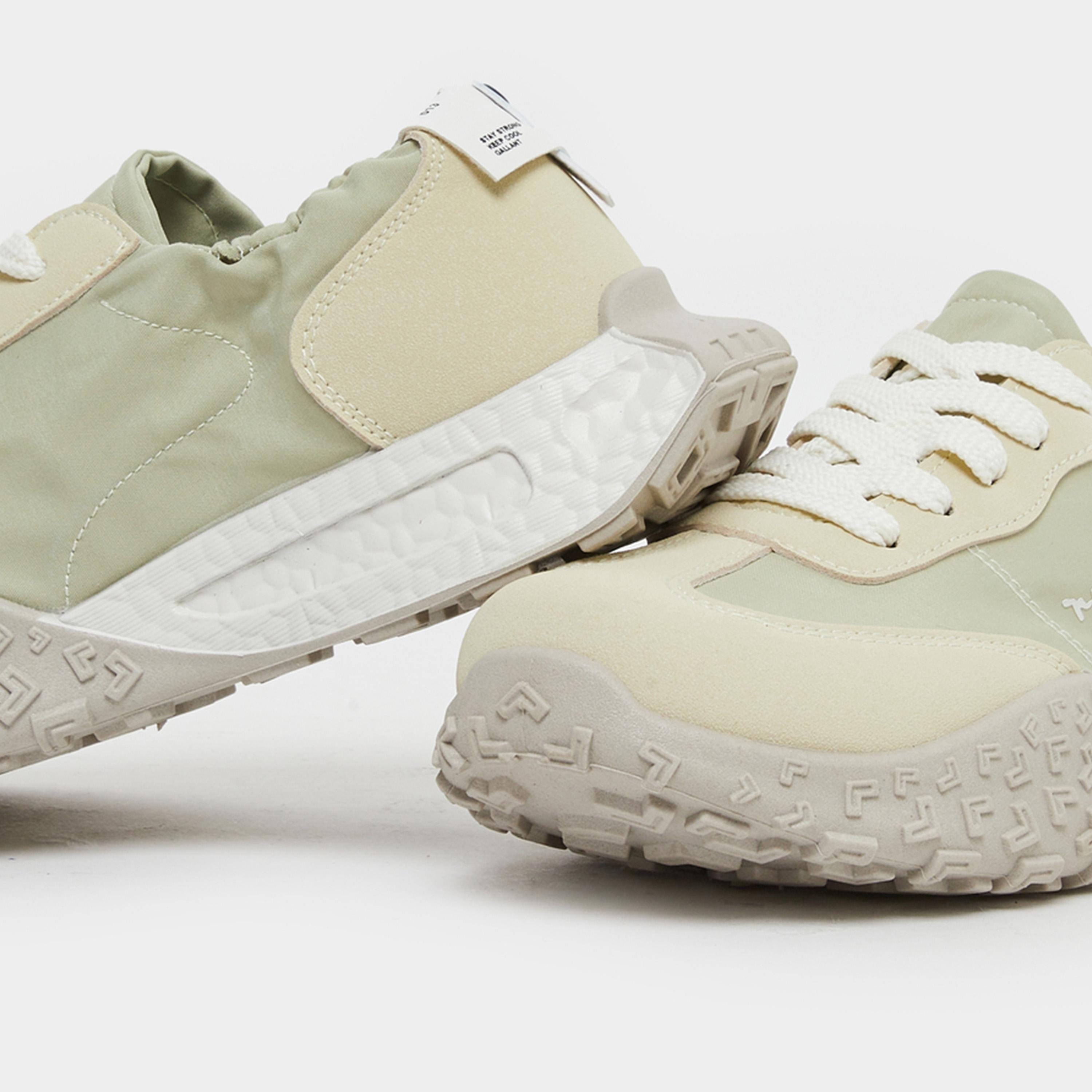 تيك تو - حذاء رياضي نسائي مطبوع عليه لوحة من الدانتيل المرن-women-shoes-sneakers-image-4