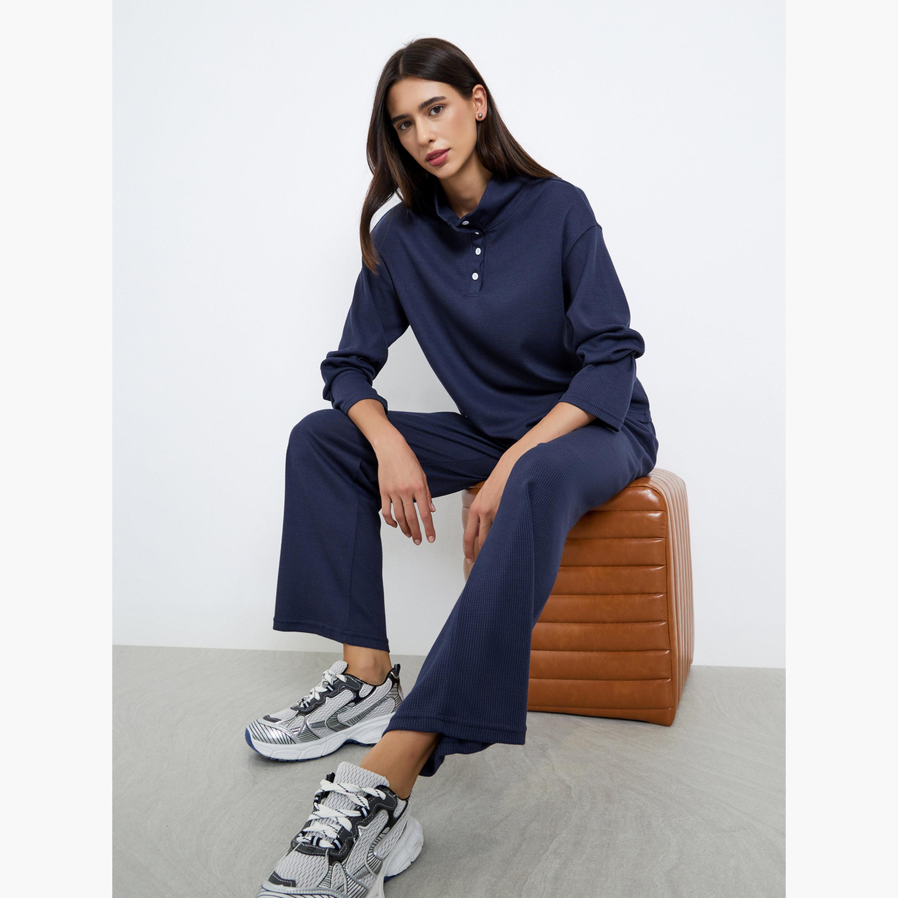 ستايلي - قميص بولو أزرق داكن محبوك بياقة وافل وبنطال-women-clothing-coordsets-image-2