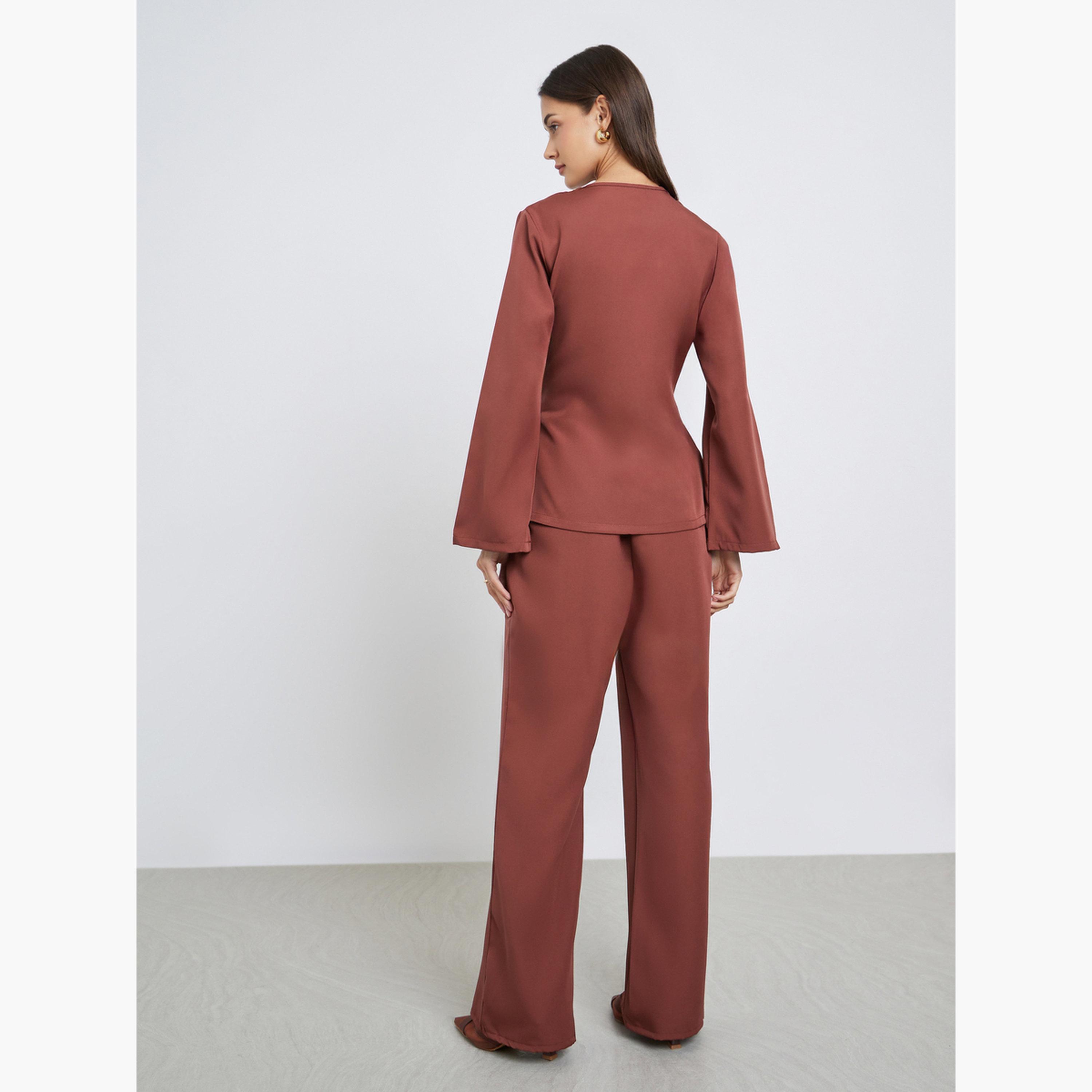 ستايلي - بلوزة وبنطال مزينين بالخرز بتصميم ملفوف سادة-women-clothing-coordsets-image-1