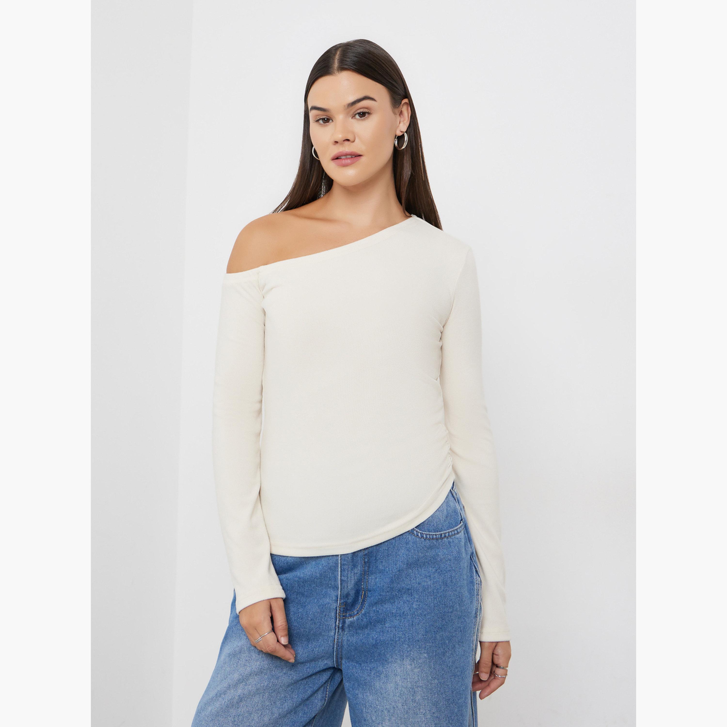 ستايلي - بلوزة محبوكة برقبة غير متماثلة باللون الكريمي للنساء-women-clothing-tshirts-image-1