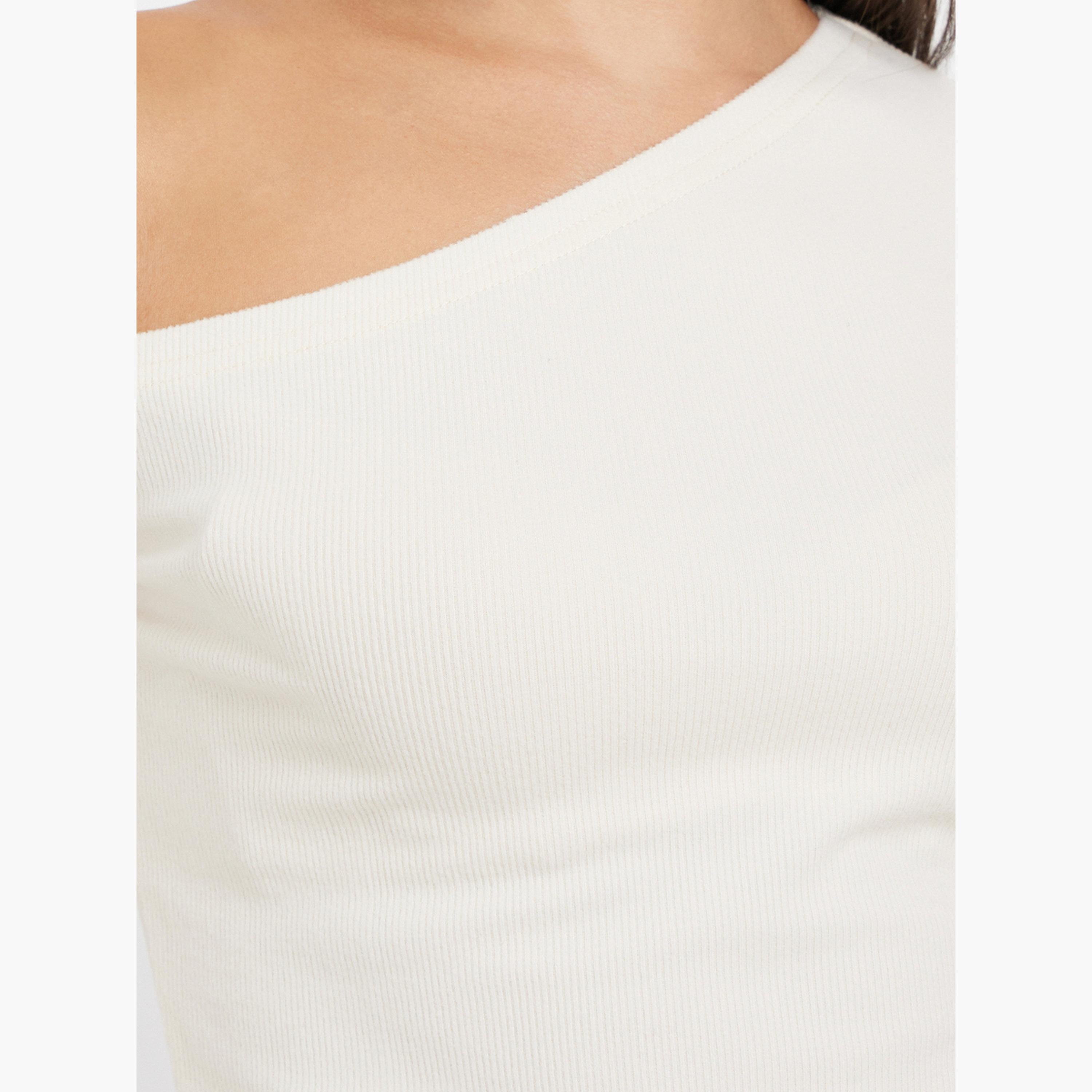 ستايلي - بلوزة محبوكة برقبة غير متماثلة باللون الكريمي للنساء-women-clothing-tshirts-image-4