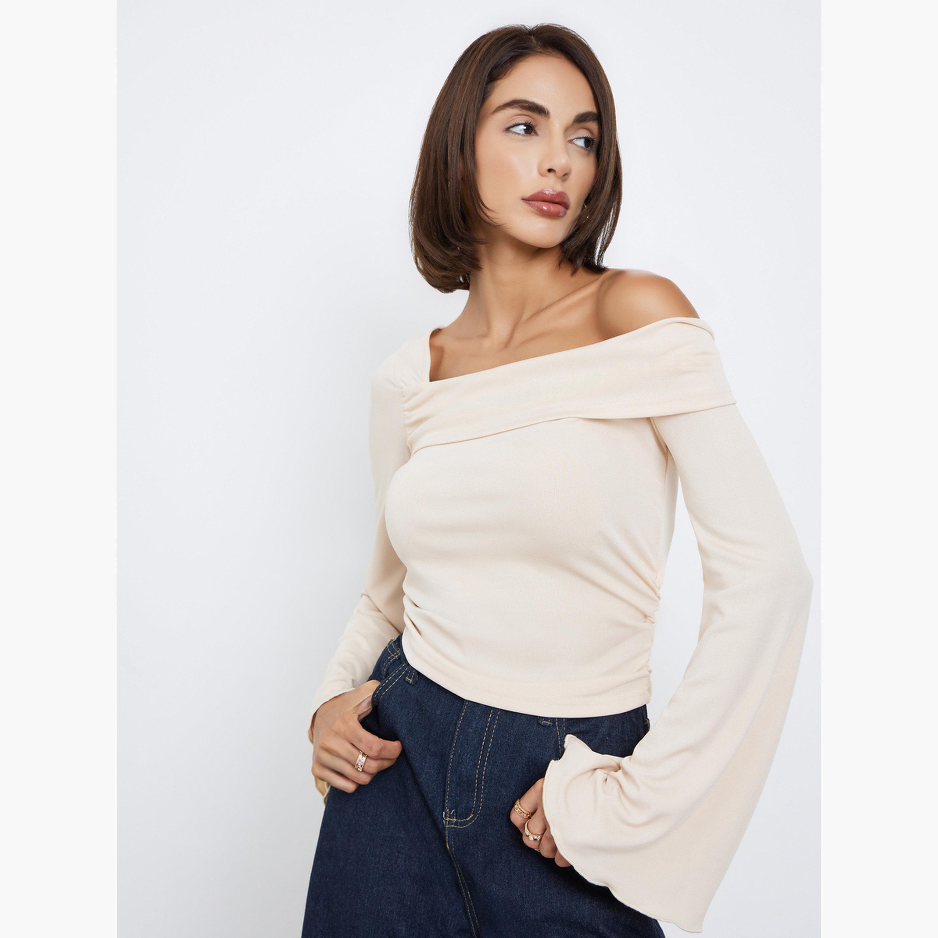 ستايلي - بلوزة كريمية محبوكة برقبة غير متماثلة للنساء-women-clothing-tshirts-image-1