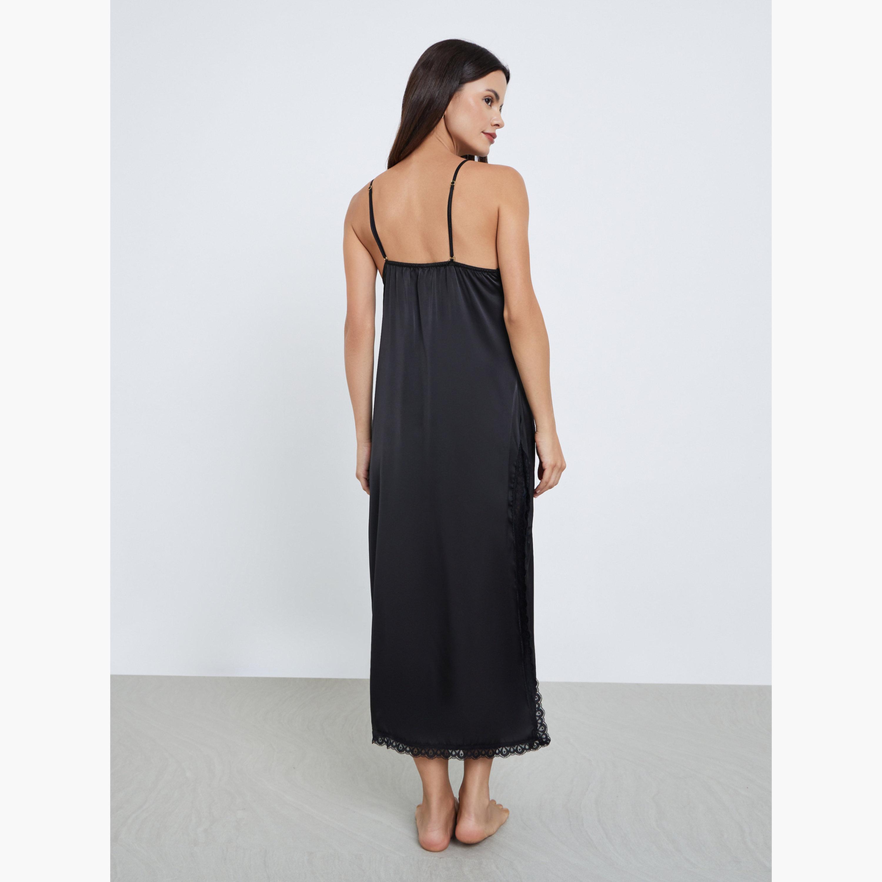 ستايلي - فستان من الساتان والدانتيل مع شق مرتفع وسروال داخلي-women-clothing-lingerie-babydollsandbodysuits-image-3