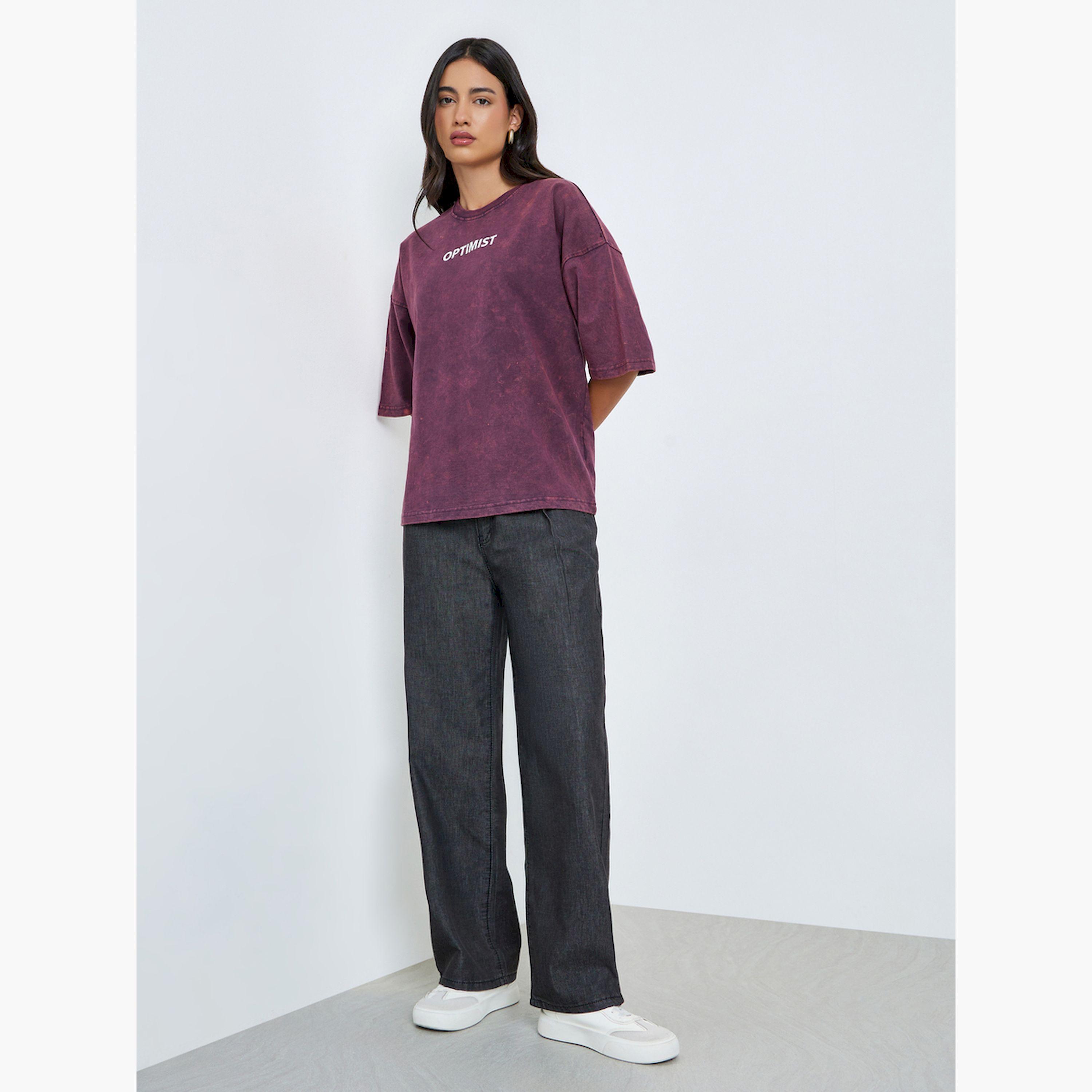 تيشيرت واسع بطبعة شعار-women-clothing-tshirts-image-2