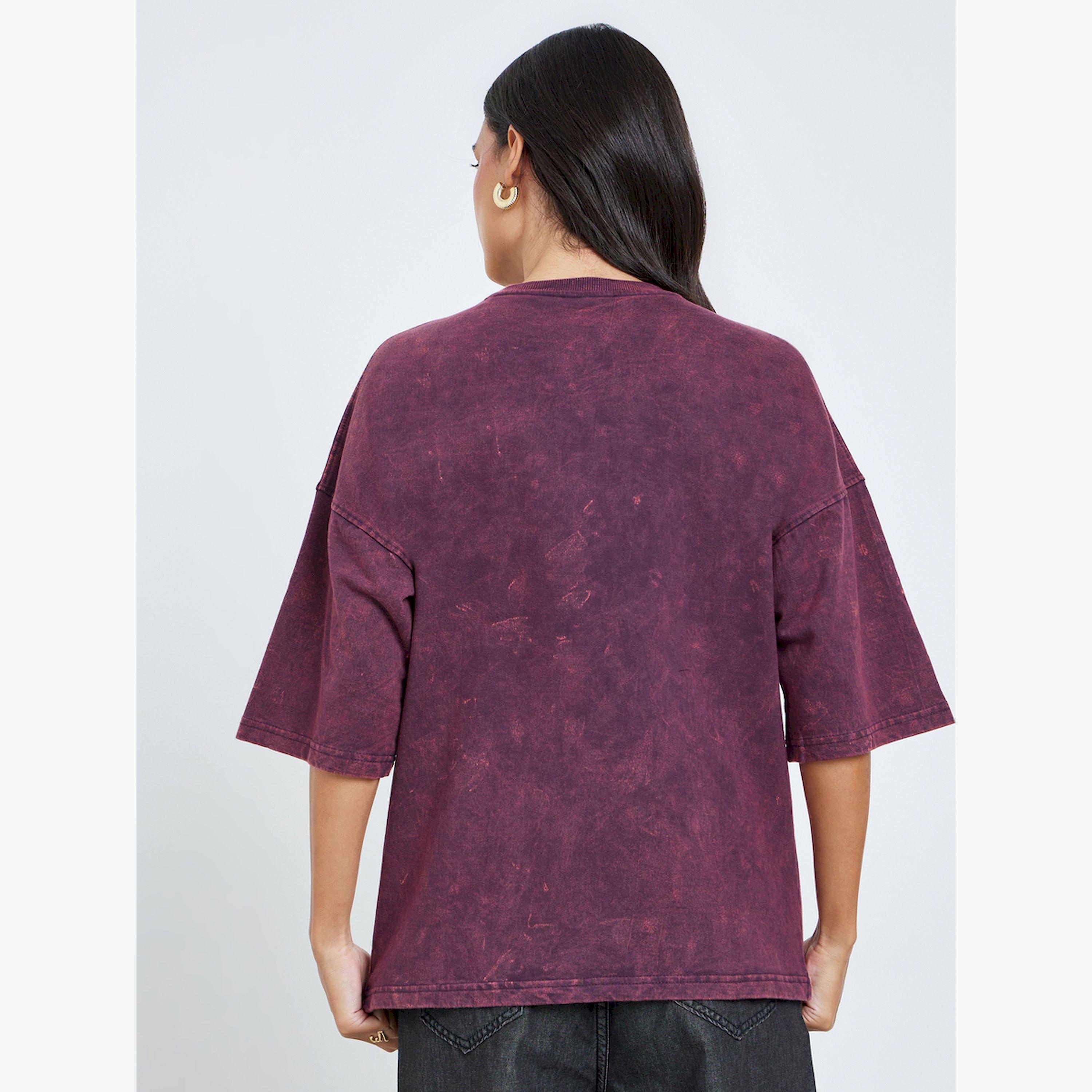 تيشيرت واسع بطبعة شعار-women-clothing-tshirts-image-4