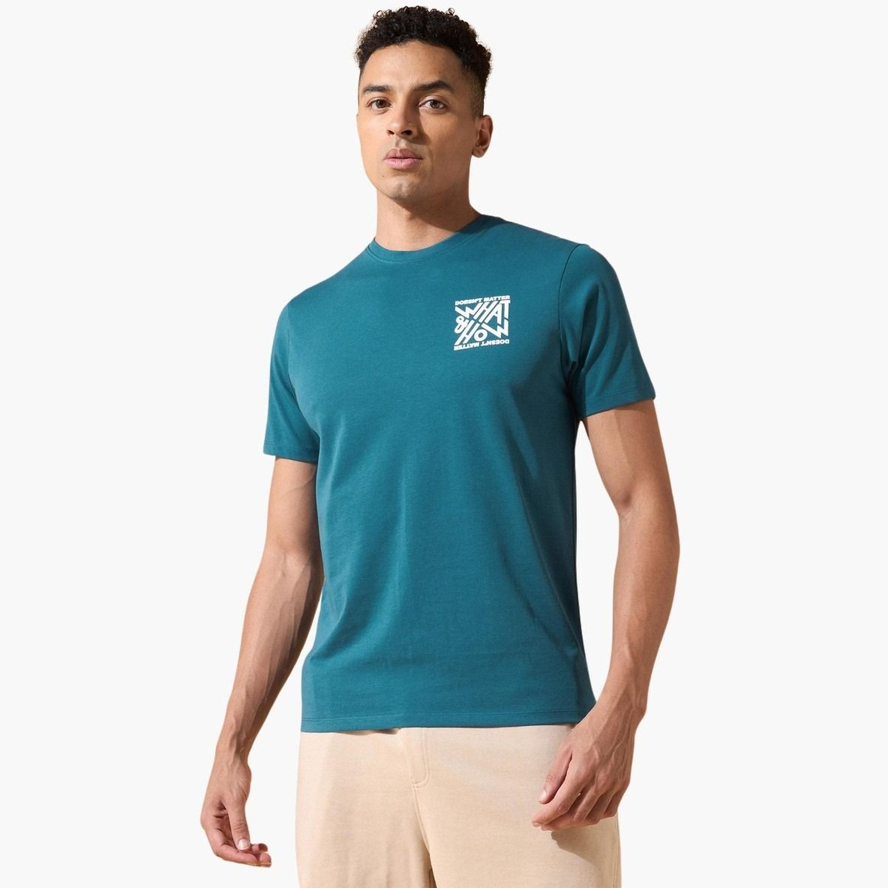 كولت × ستايلي - تي شيرت أخضر نقشة جرافيكية وأكمام قصيرة للرجال-men-clothing-sportswearandactivewear-tshirtsandpolos-image-1