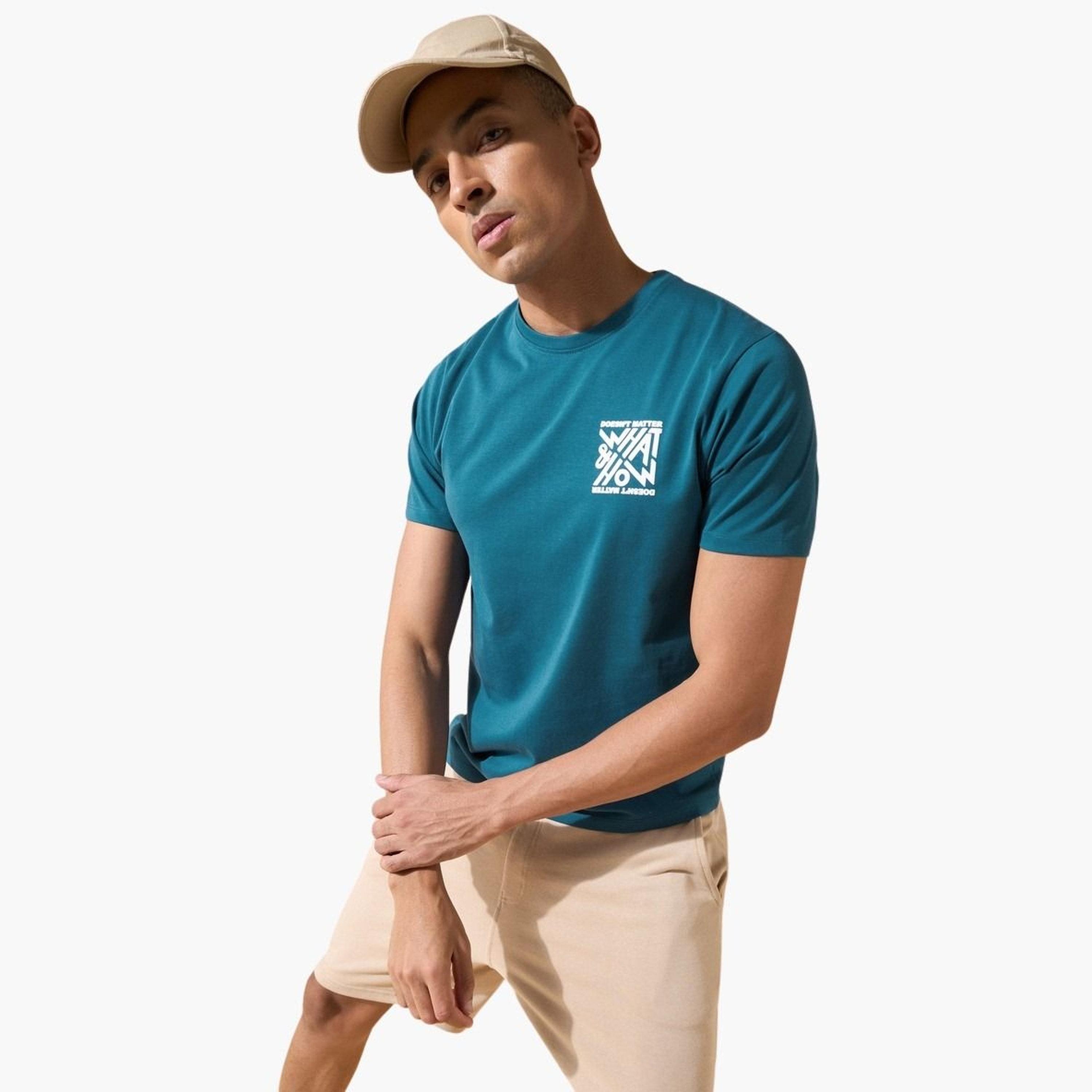 كولت × ستايلي - تي شيرت أخضر نقشة جرافيكية وأكمام قصيرة للرجال-men-clothing-sportswearandactivewear-tshirtsandpolos-image-3
