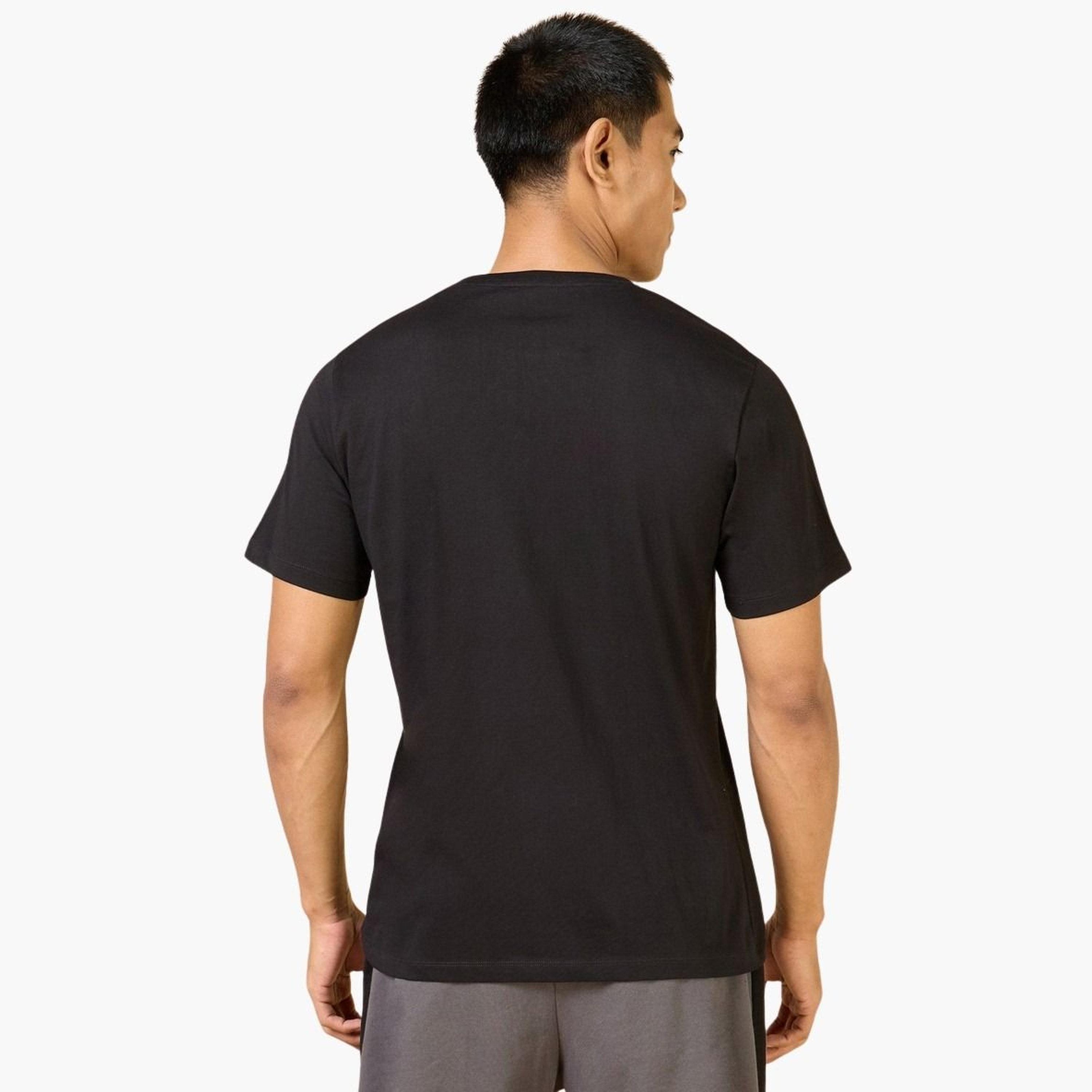 كولت × ستايلي - تي شيرت أسود بأكمام قصيرة وطبعة جرافيكية للرجال-men-clothing-sportswearandactivewear-tshirtsandpolos-image-6